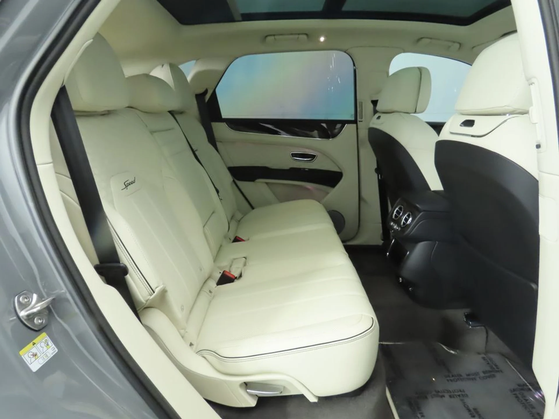 mph022_4266343591_new_2026_bentley_bentayga_8119_22950936_23_1024_361944a569