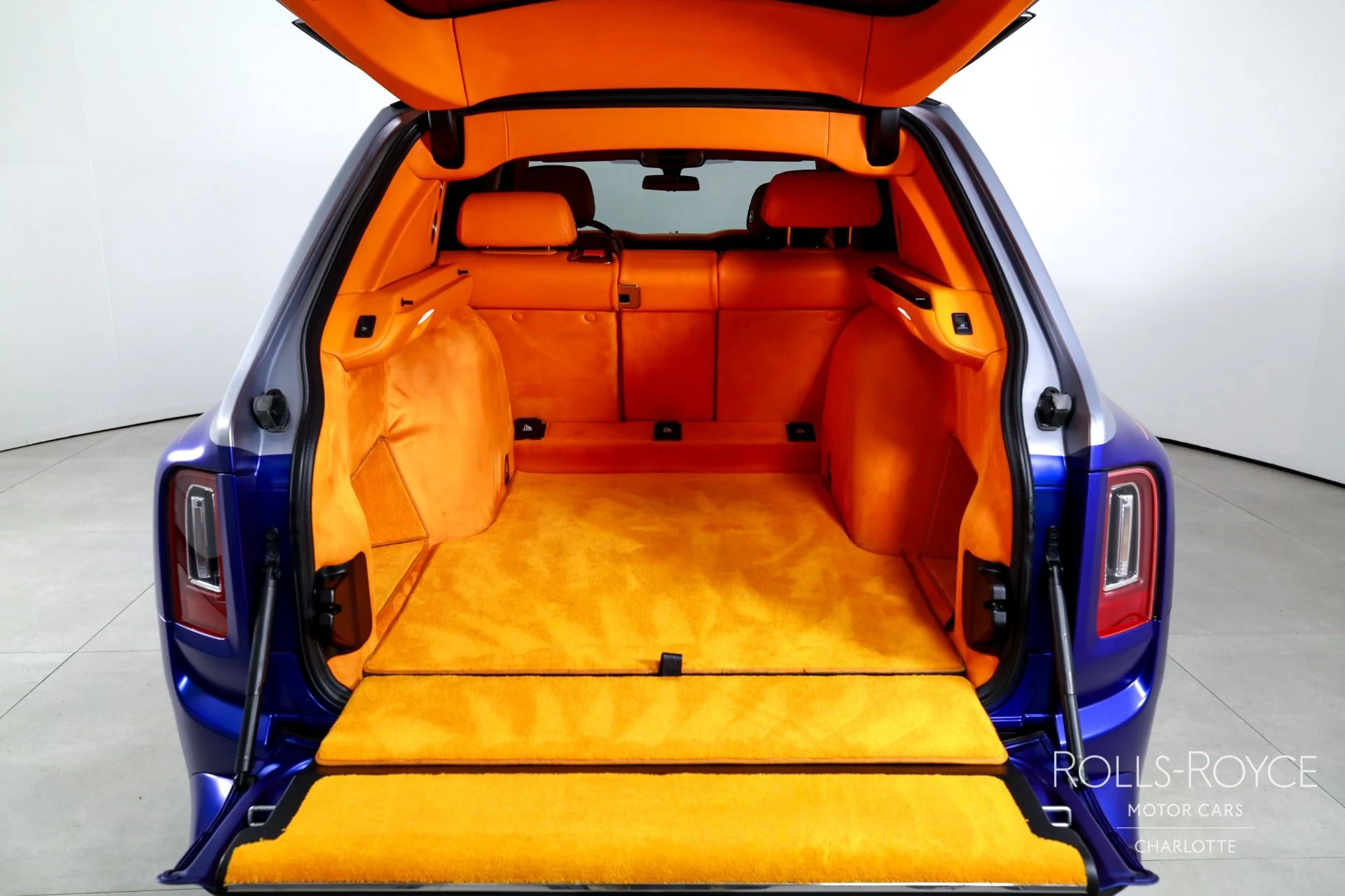 mph022_4270617019_Used_2019_Rolls_Royce_Cullinan_Mansory_1771362670_1797dc87f9