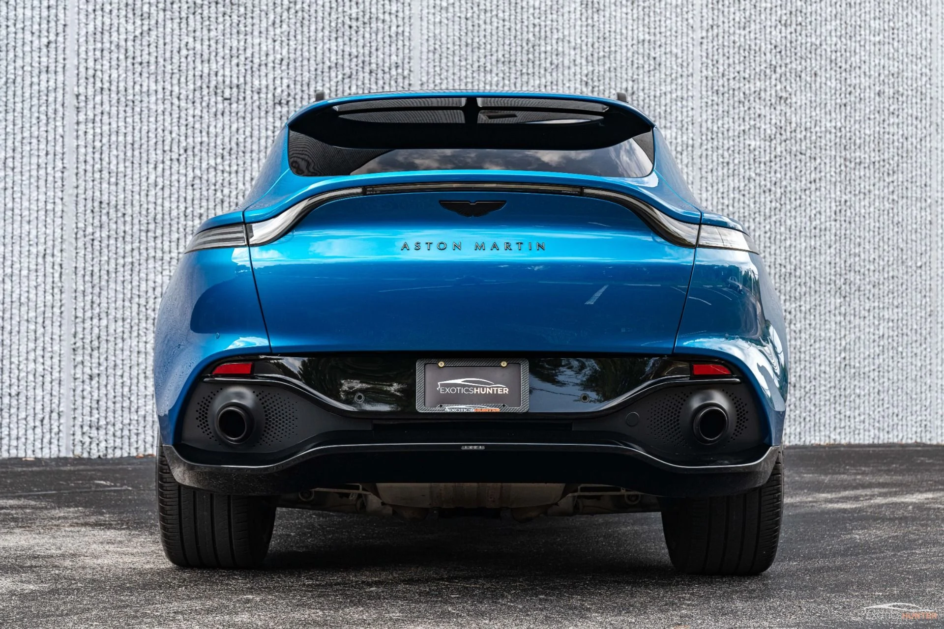 mph022_4271116876_Used_2021_Aston_Martin_DBX_CPO_Aug_2026_w_Special_Order_Exterior_Interior_Black_Pack_1708458533_51166cefd3