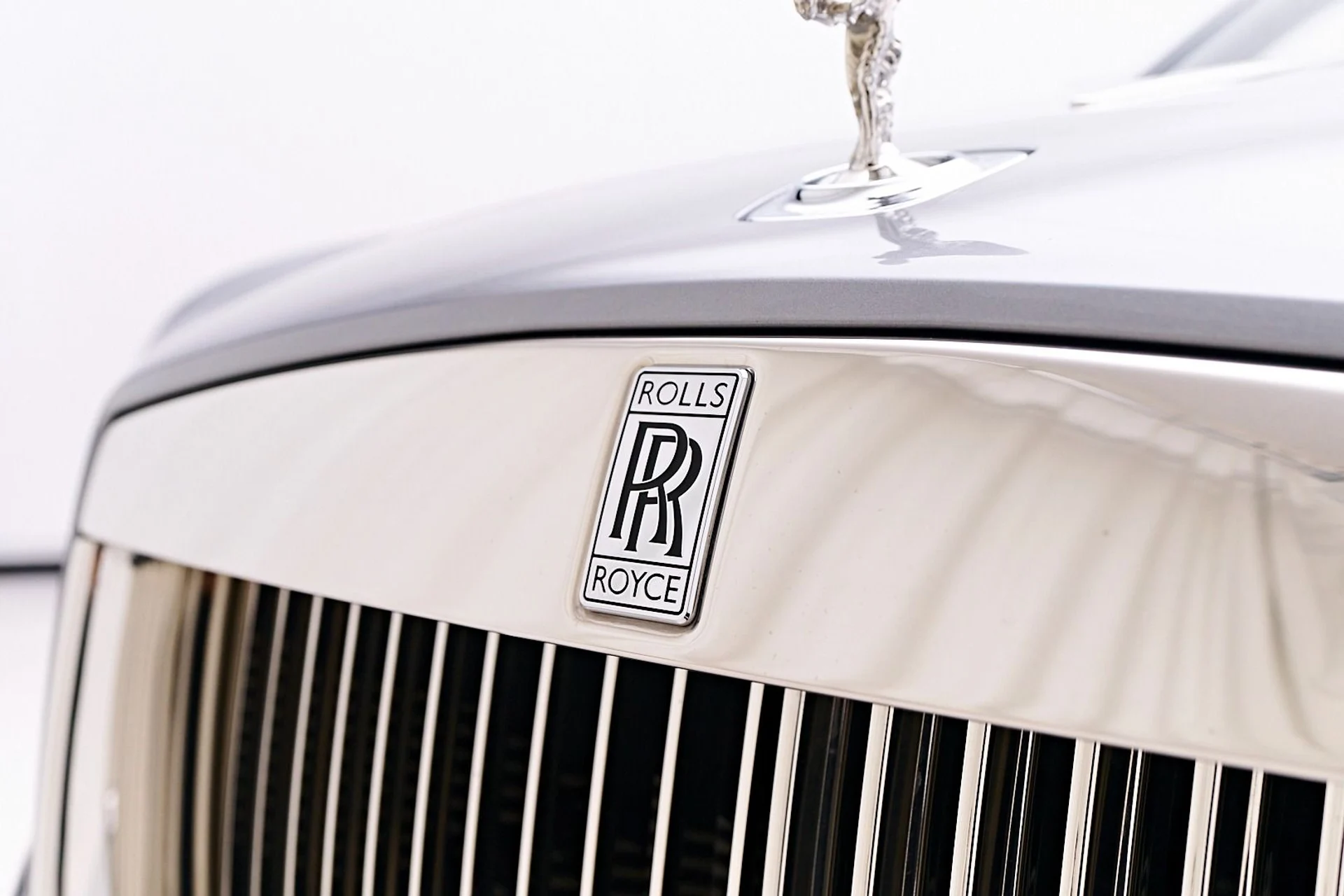 mph022_4272059709_Used_2019_Rolls_Royce_Ghost_Base_1744847276_8276d60111
