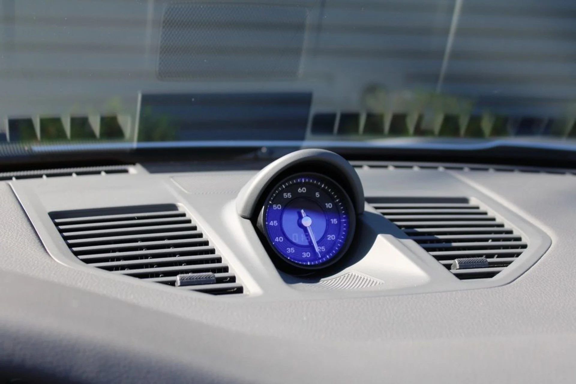 mph022_4272179536_5b97eea92bf634398b10e932bddfb888_377cecc11e