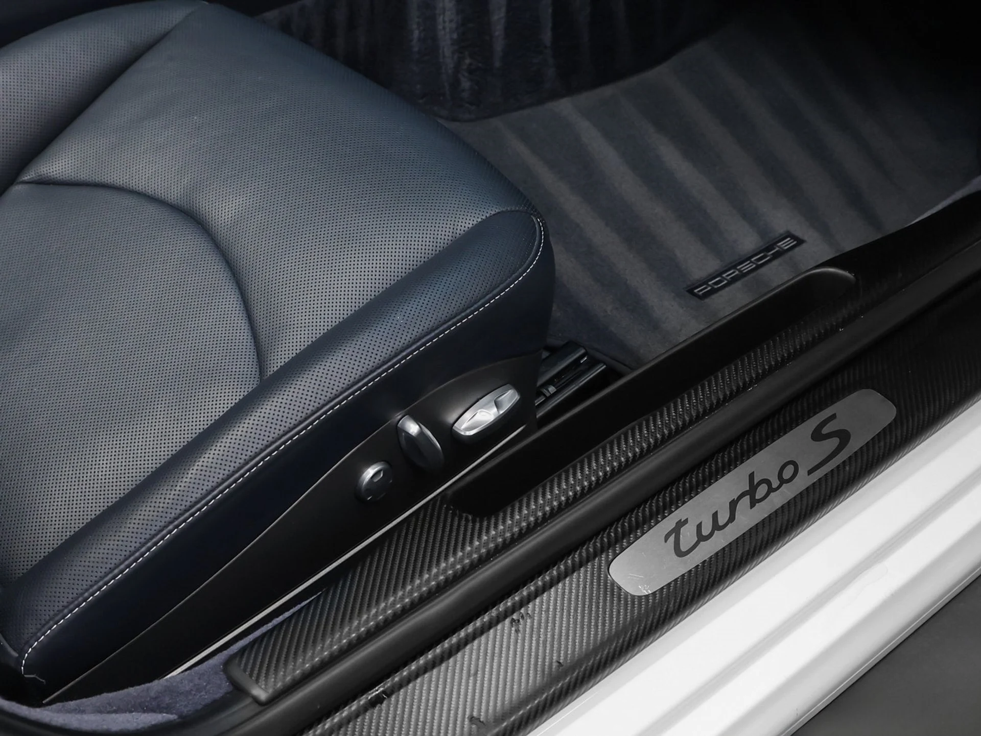 mph022_4274502692_23_6cf851be97