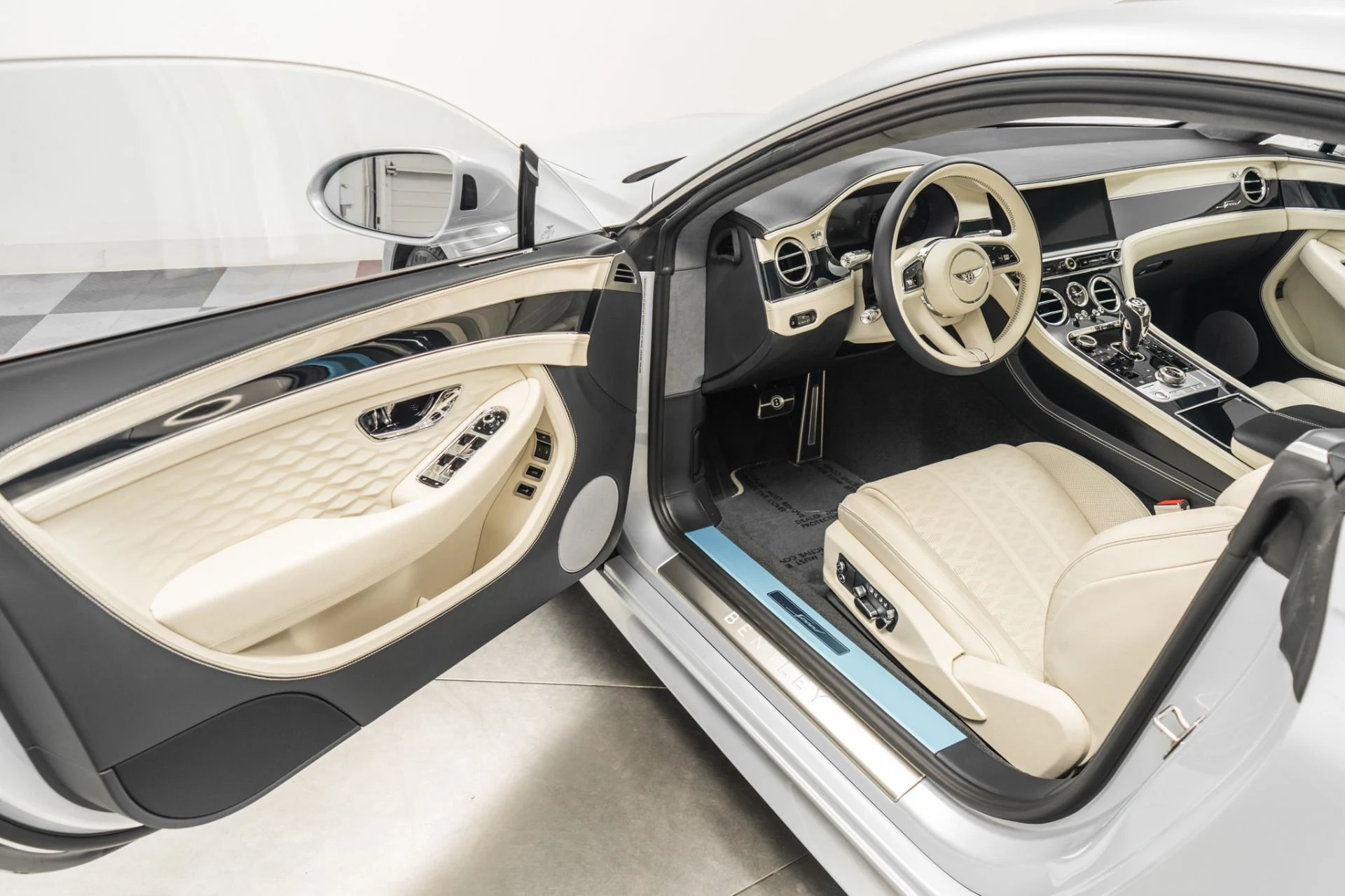 mph022_4292841403_Used_2025_Bentley_Continental_GT_Speed_Touring_Specification_Front_Seat_Comfort_Specification_1782936260_bd9d3ff0a7
