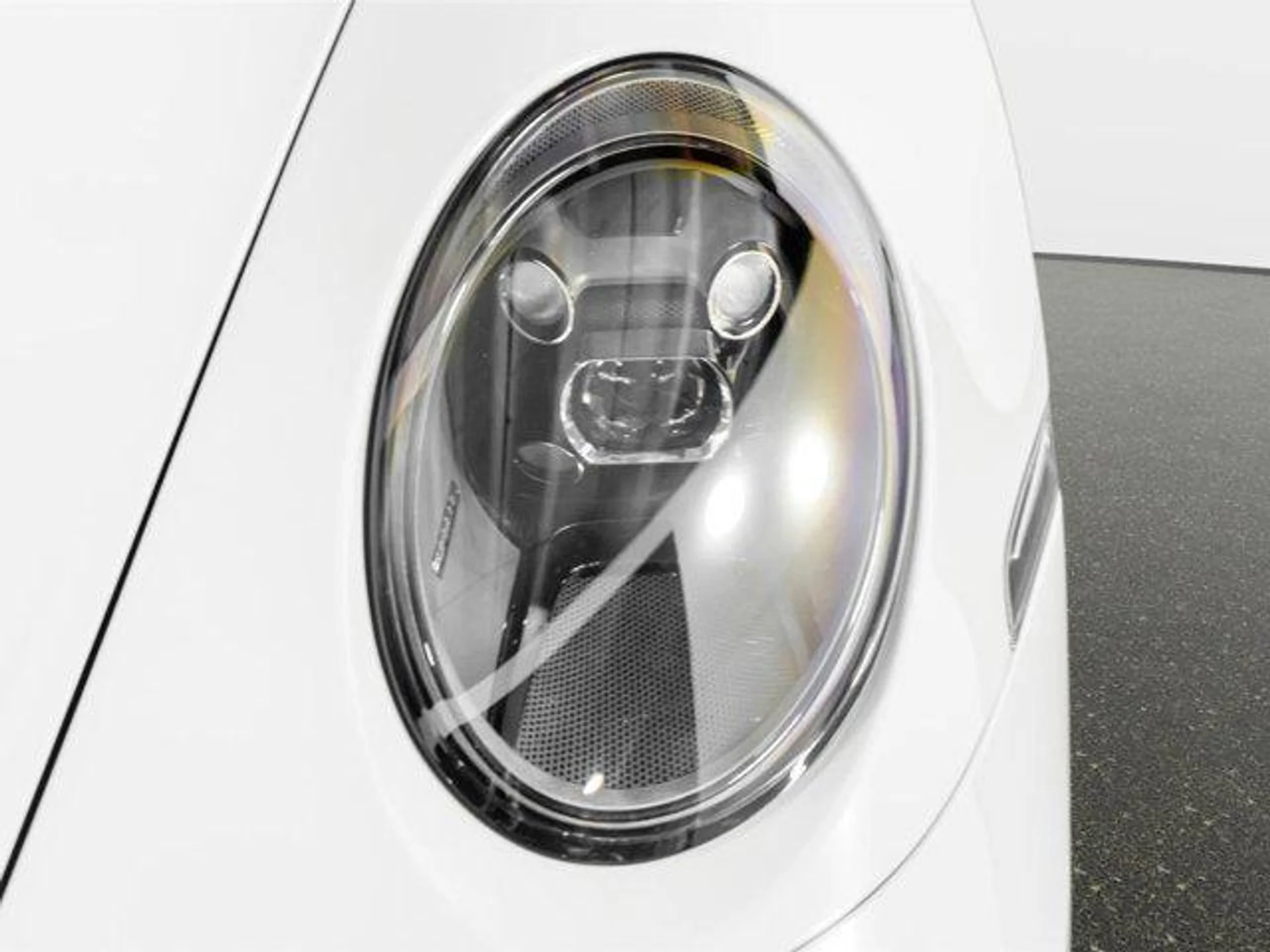 mph022_433050641_s_FZOT_Ry2p_LJHUF_9os3s_v0_LMKA_43f8781b02