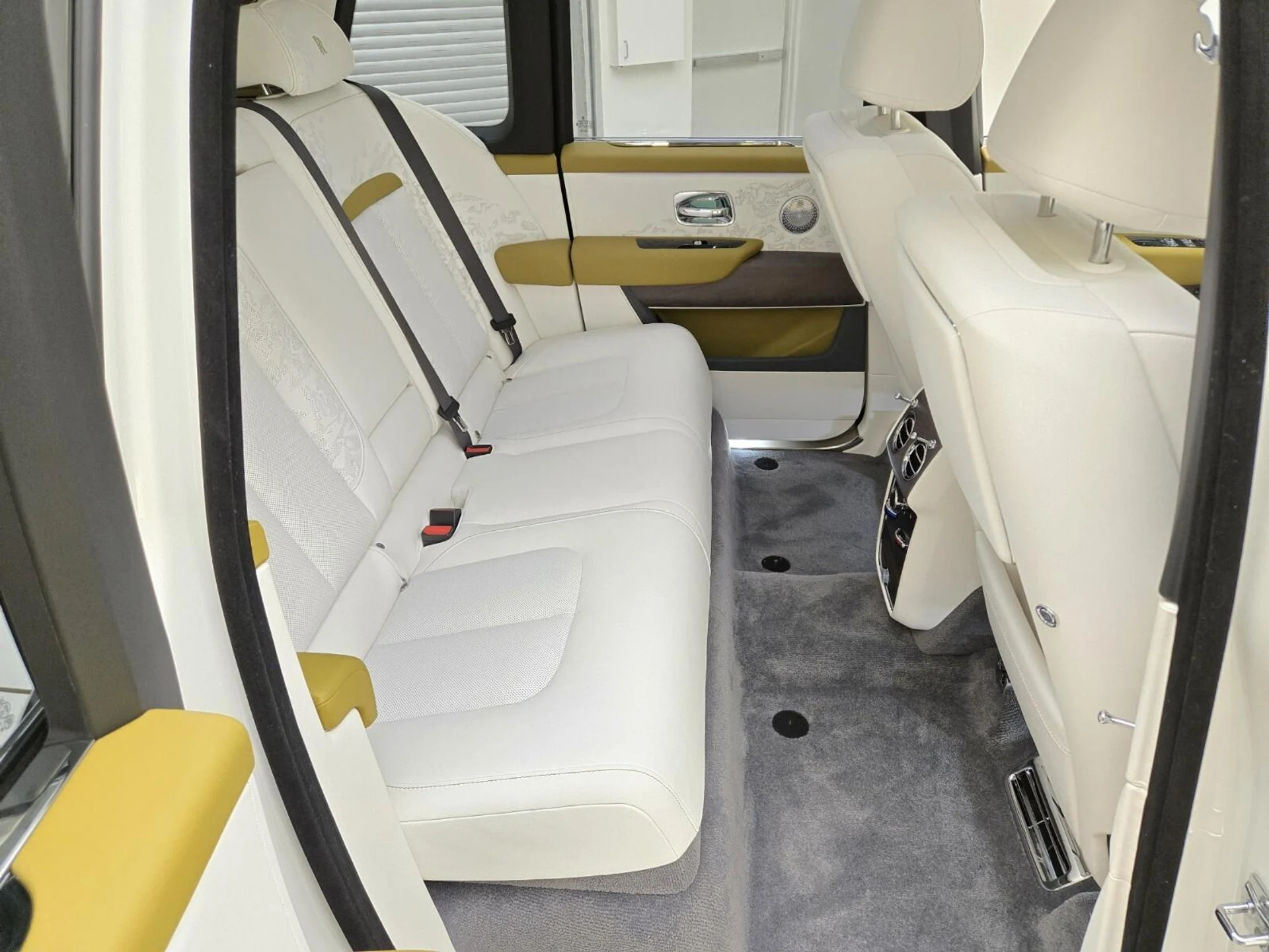 mph022_433133658_New_2027_Rolls_Royce_Cullinan_1792818908_f7d8793c18