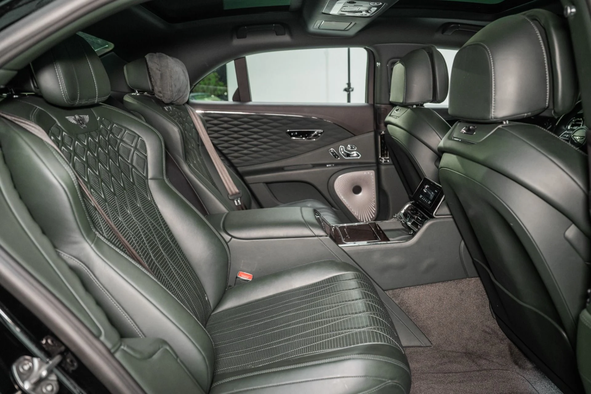 mph022_454980616_Used_2022_Bentley_Flying_Spur_V8_1761057059_4cae526134