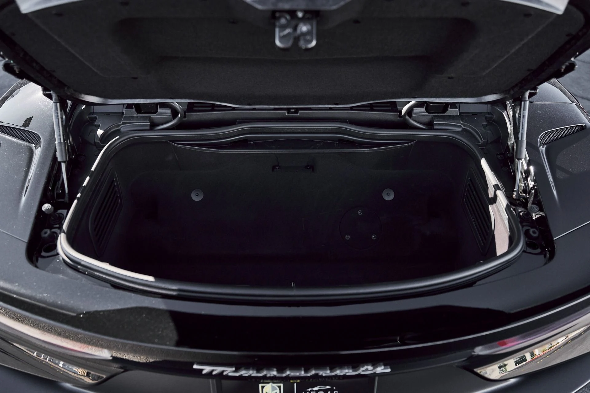 mph022_458716565_Used_2024_Maserati_MC_20_1771382134_11a80030d2