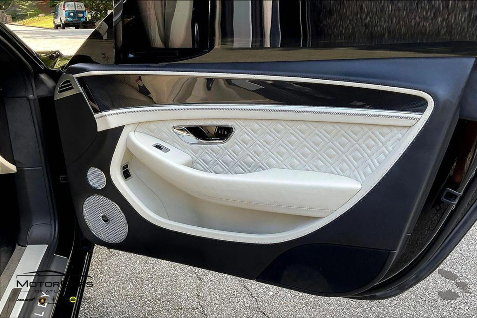 mph022_468689784_Na_f_Ff_W_Tj_QKE_09w0_P4c_CR_3e_U_Lg_60c195941f