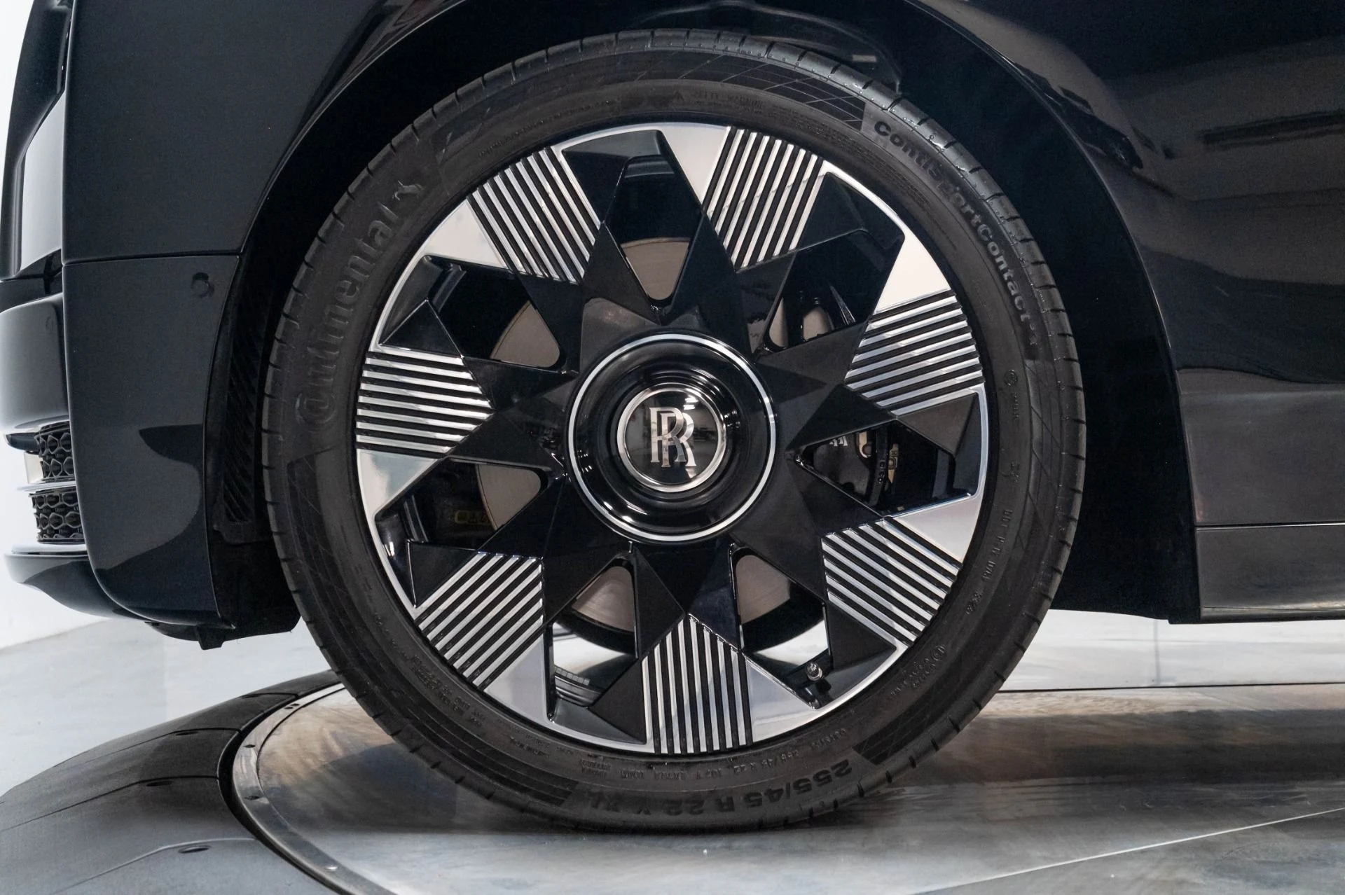 mph022_470857135_Used_2024_Rolls_Royce_Phantom_1786998181_b2dad1cc87