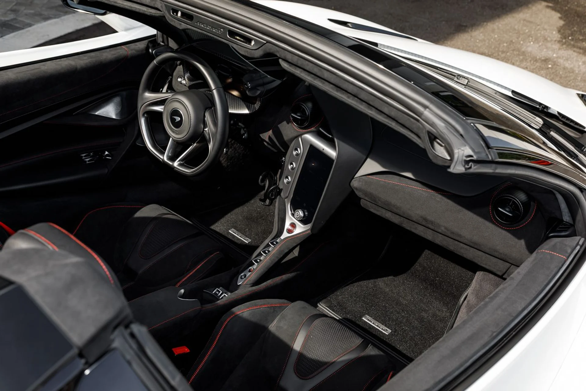 mph022_477065585_450_p23_l_5271771983