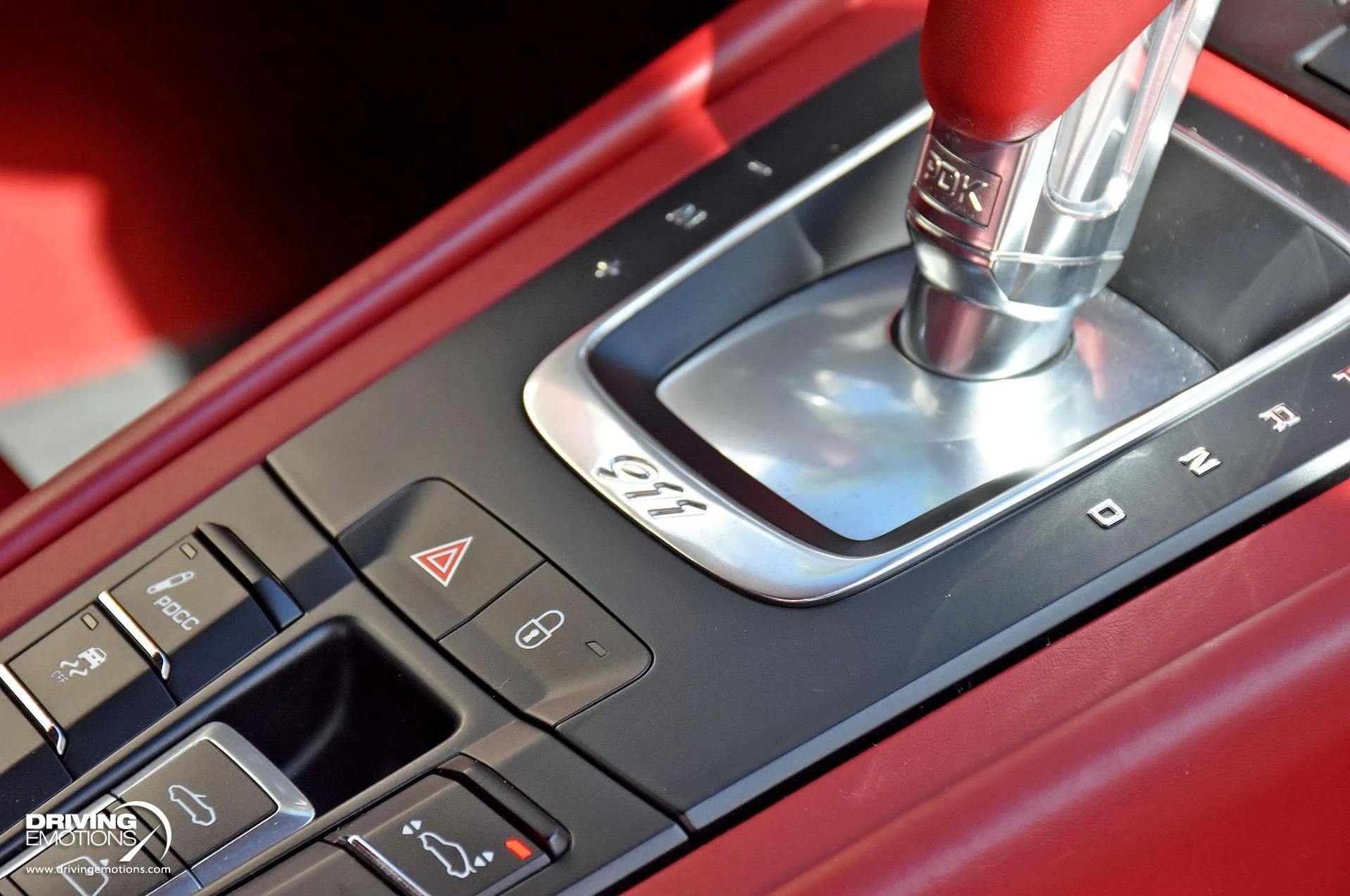 mph022_484916951_866_p23_l_8650db3458