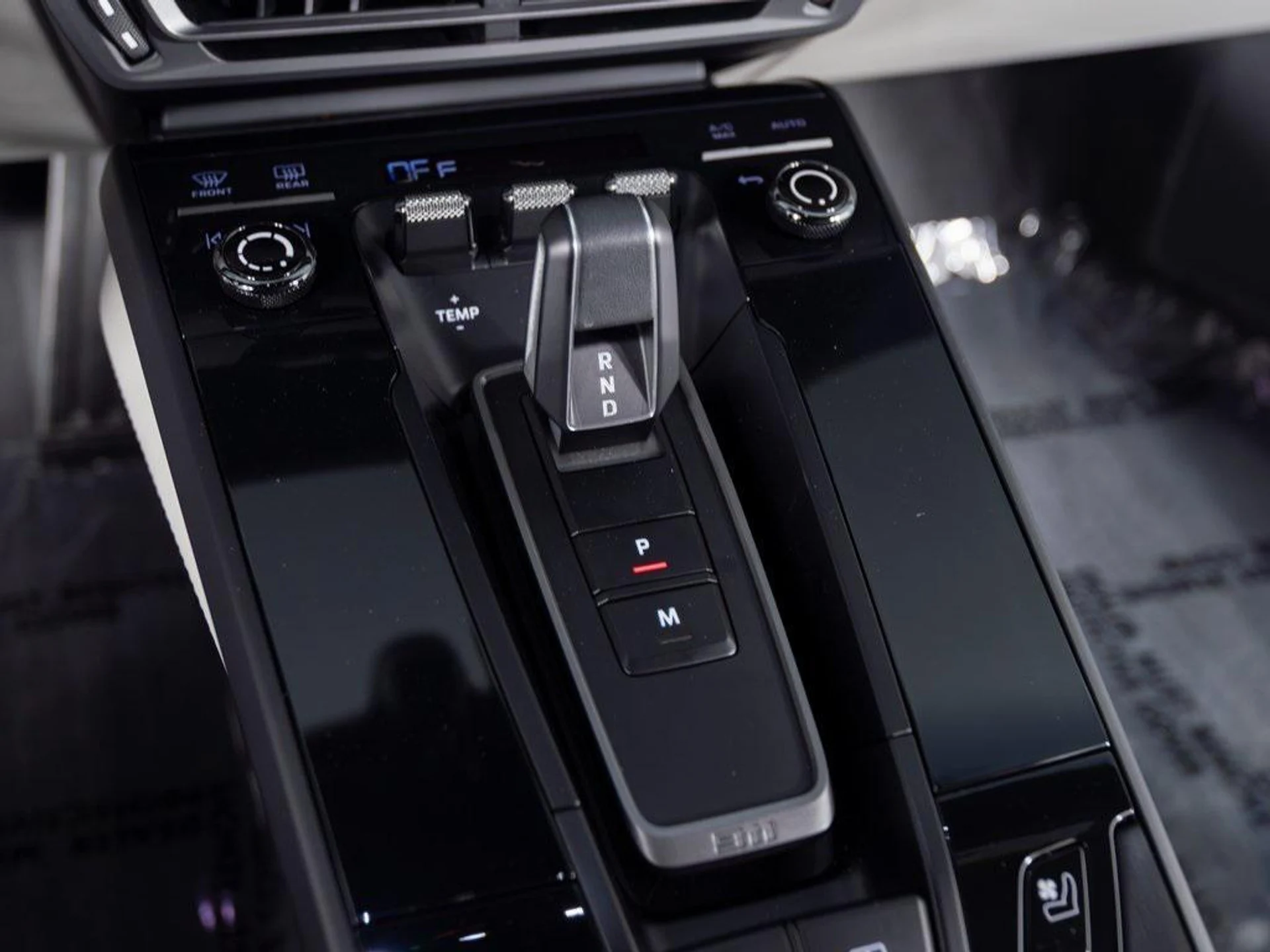 mph022_48713064_Ra_G6_F_Bh_N4_Mr_A_Lg_Hig_NKTH_Ep_ML_Os_7b28a269d5