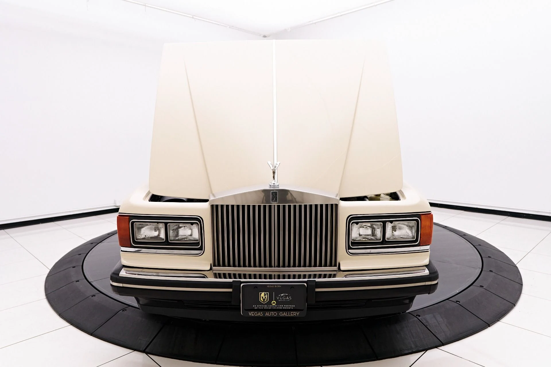 mph022_48728541_Used_1990_Rolls_Royce_Silver_Spur_1755058774_3b7976ae82