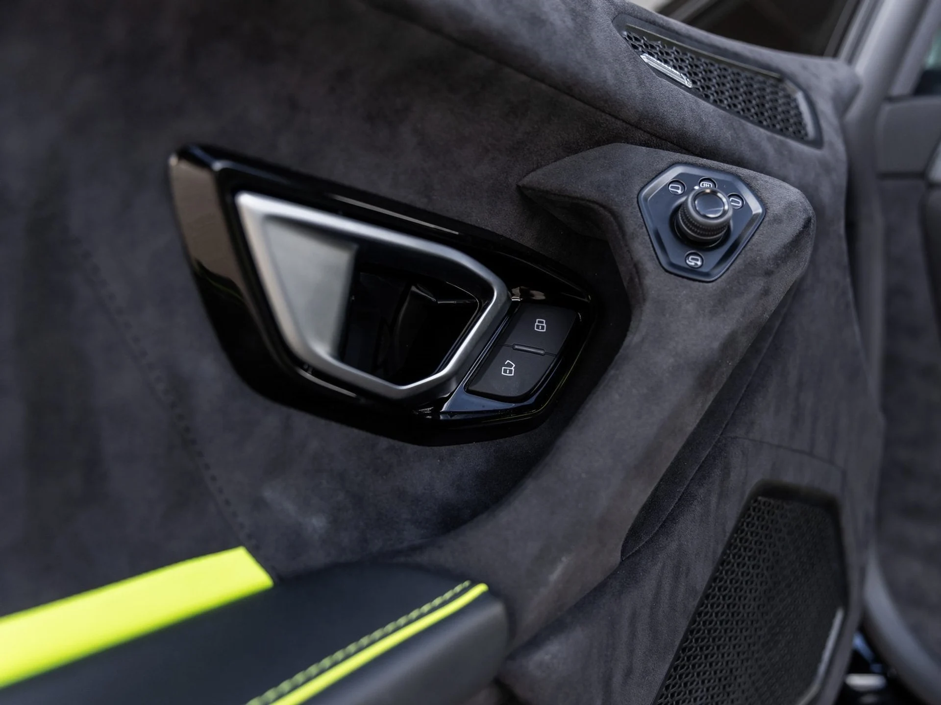 mph022_489921570_23_83716910b5