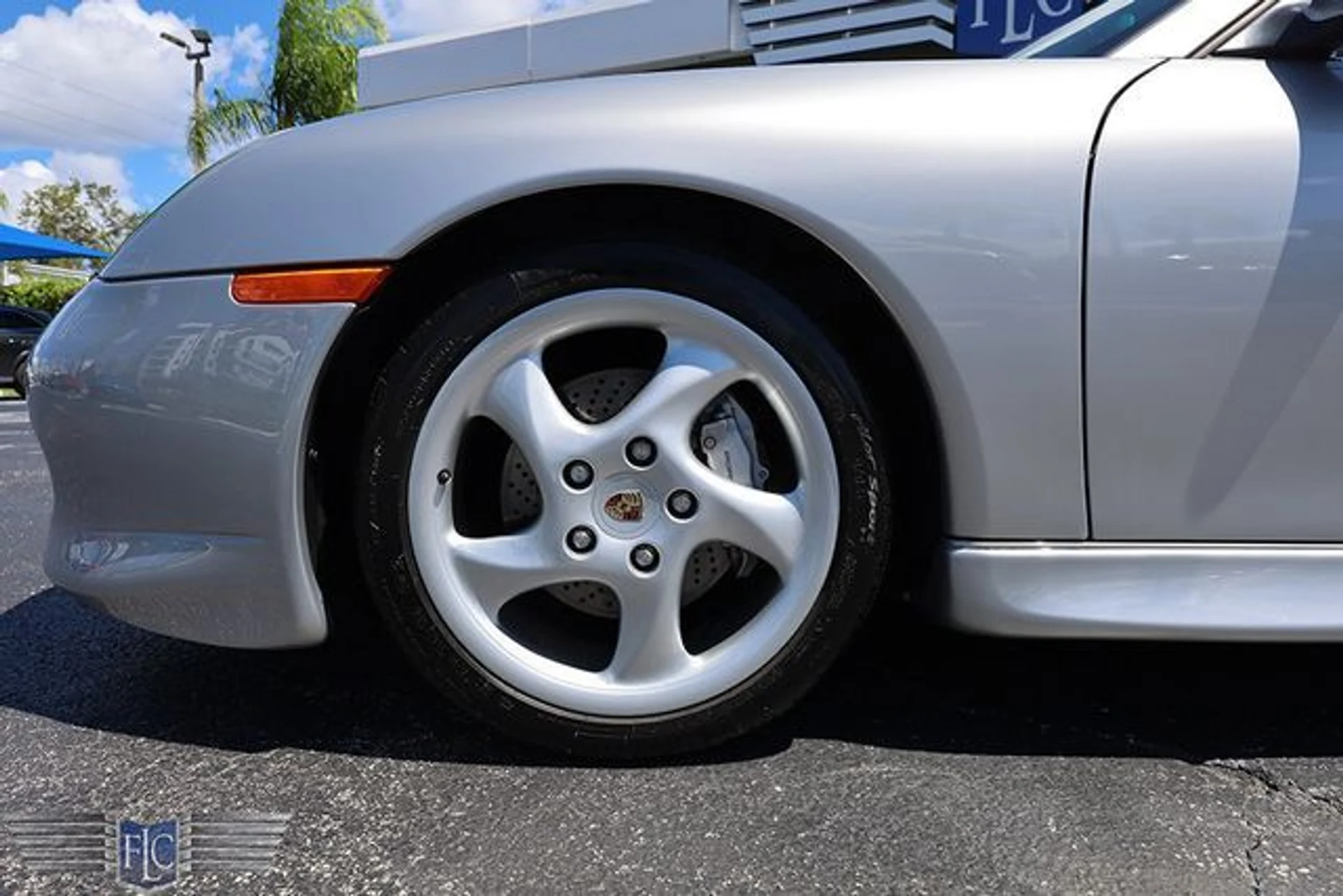 mph022_492619442_used_2000_porsche_911_carrera_2drcarrera4coupewtiptronic_6305_23086843_27_640_252fbc065e