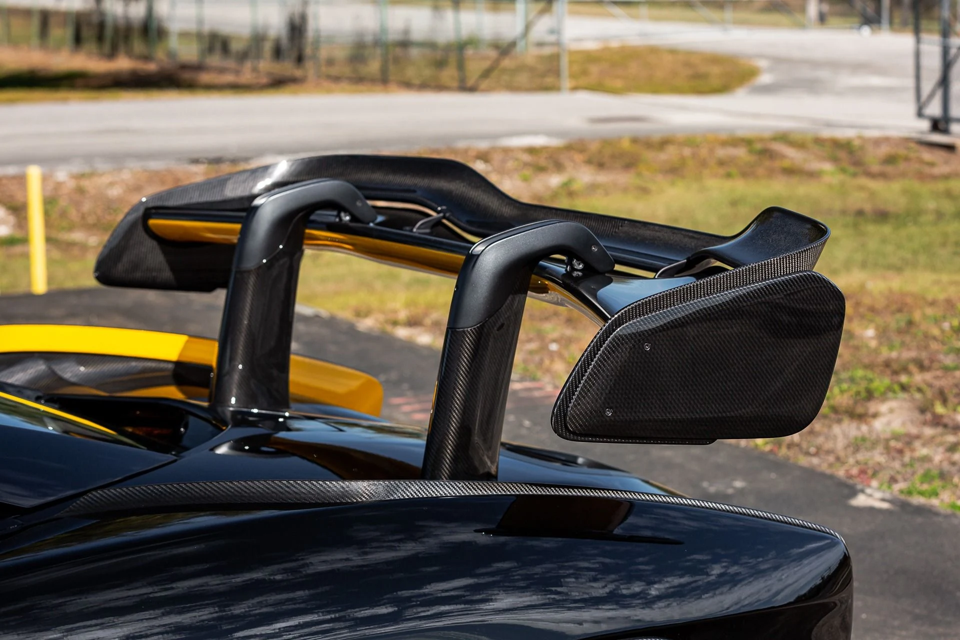 mph022_496291696_131_p23_l_ba1b884397