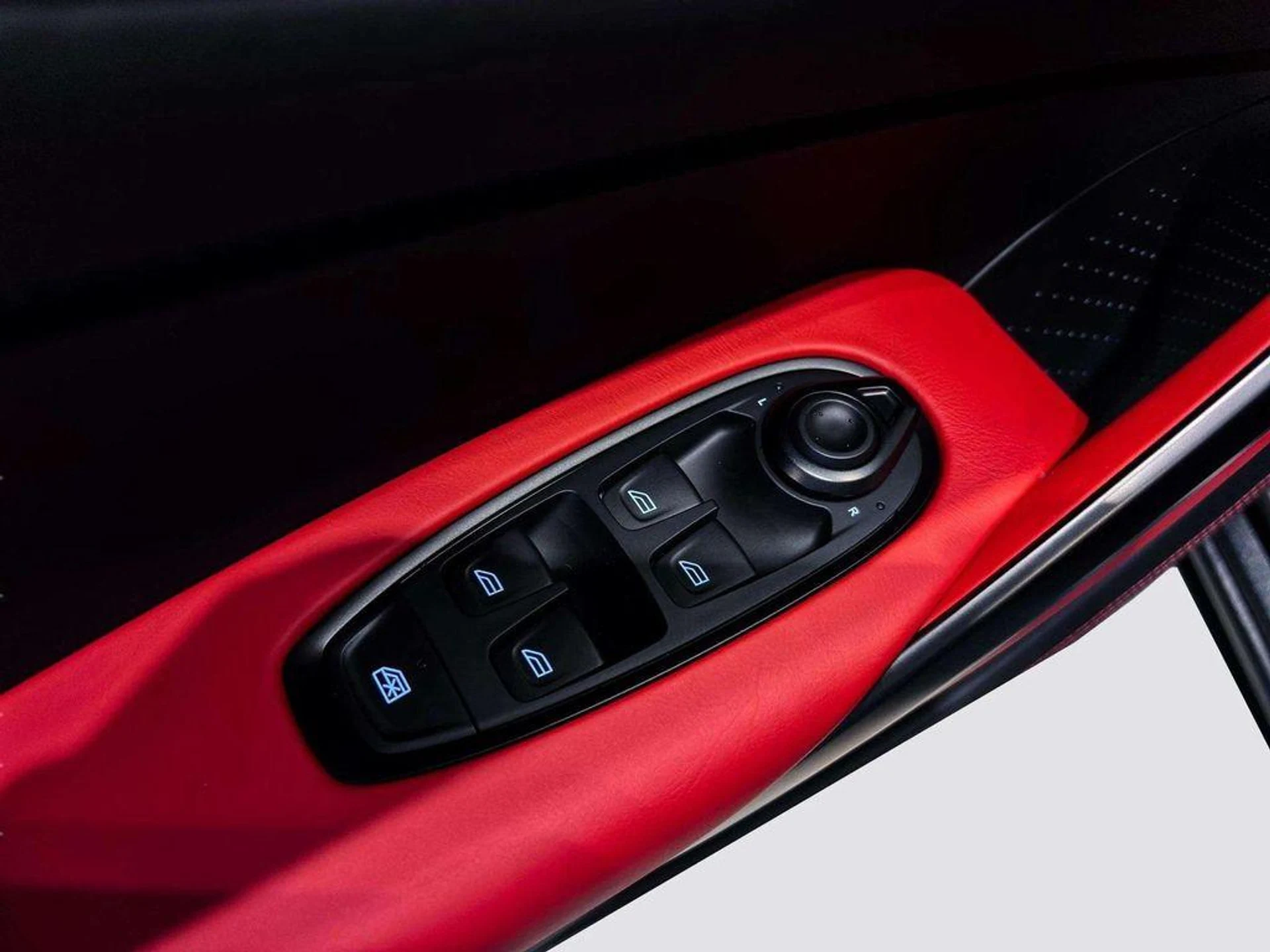 mph022_496586811_YJ_4z_L1_Or_GFCR_Kd_YR_7l_F2_Cy_MPHQA_546697eea6