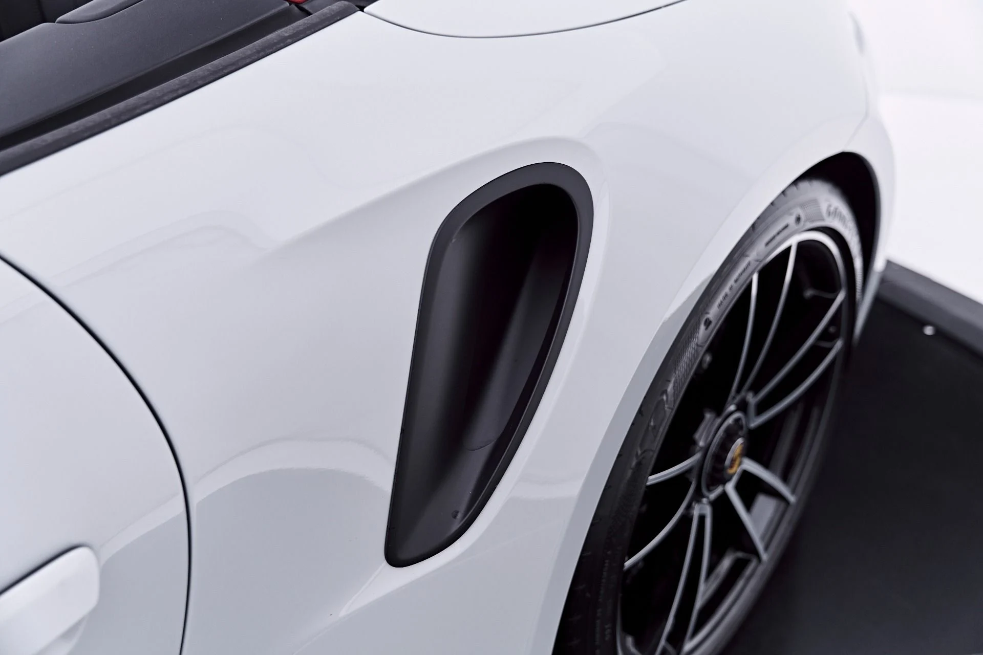 mph022_499752676_Used_2024_Porsche_911_Turbo_S_1782870646_38998fe74a