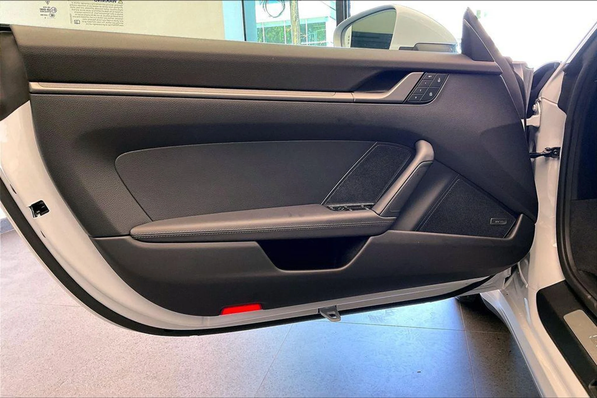 mph022_50526631_1nt_DC_4nh_G_gn8_W_Ajw_OT_Oc_IAZ_Vds_43f5993701