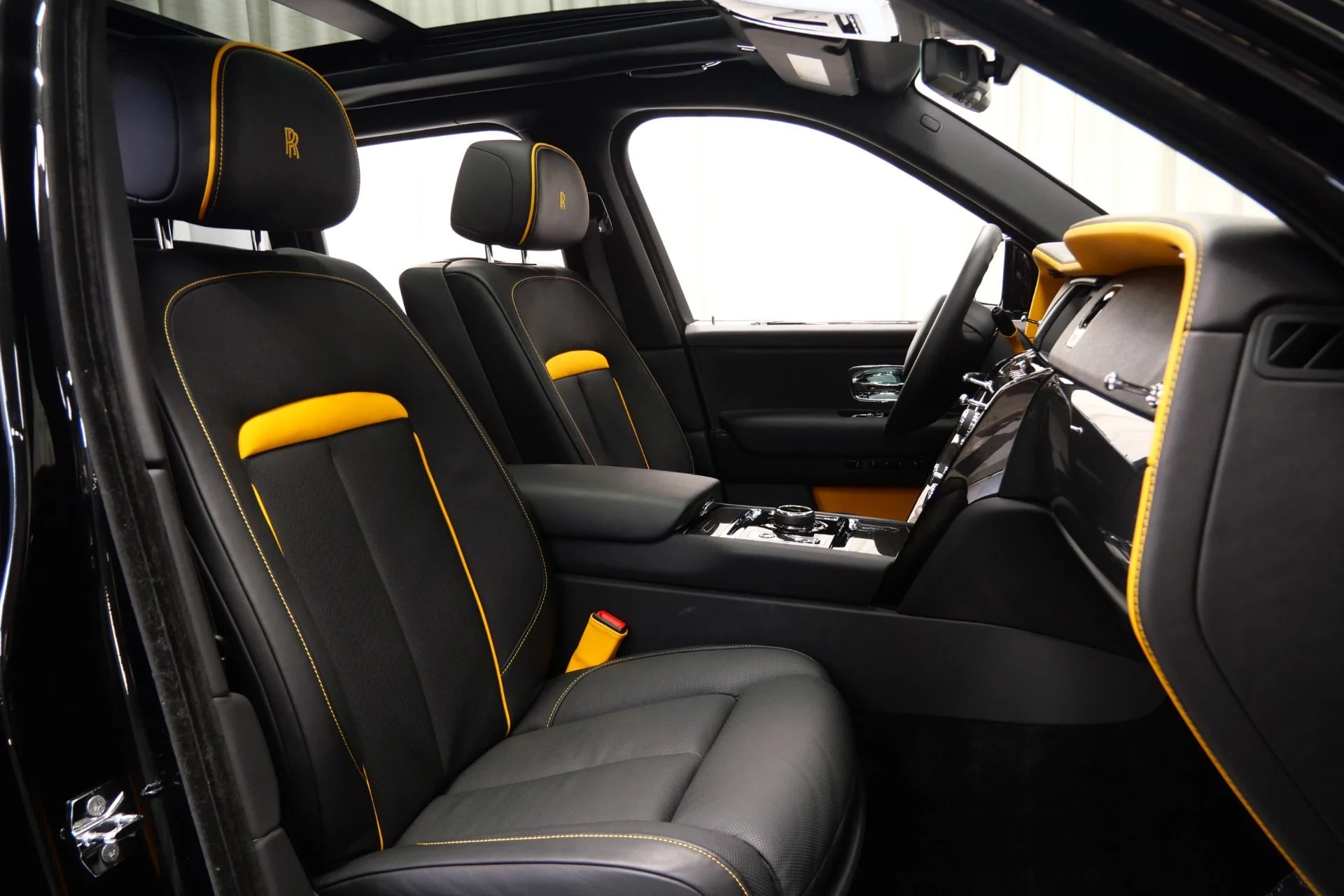 mph022_5161184_Used_2023_Rolls_Royce_Cullinan_Black_Badge_Rear_Seat_Entertainment_Bespoke_Audio_Panoramic_Roof_1785878493_97bc558fbf