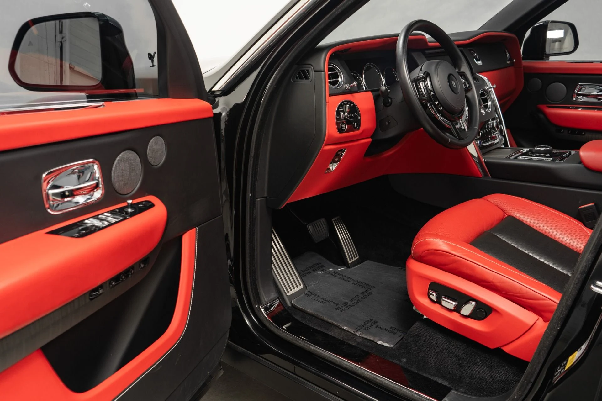 mph022_517061896_Used_2020_Rolls_Royce_Cullinan_Two_Tone_Interior_Driver_Assistance_Systems_1780337352_6b890040c5