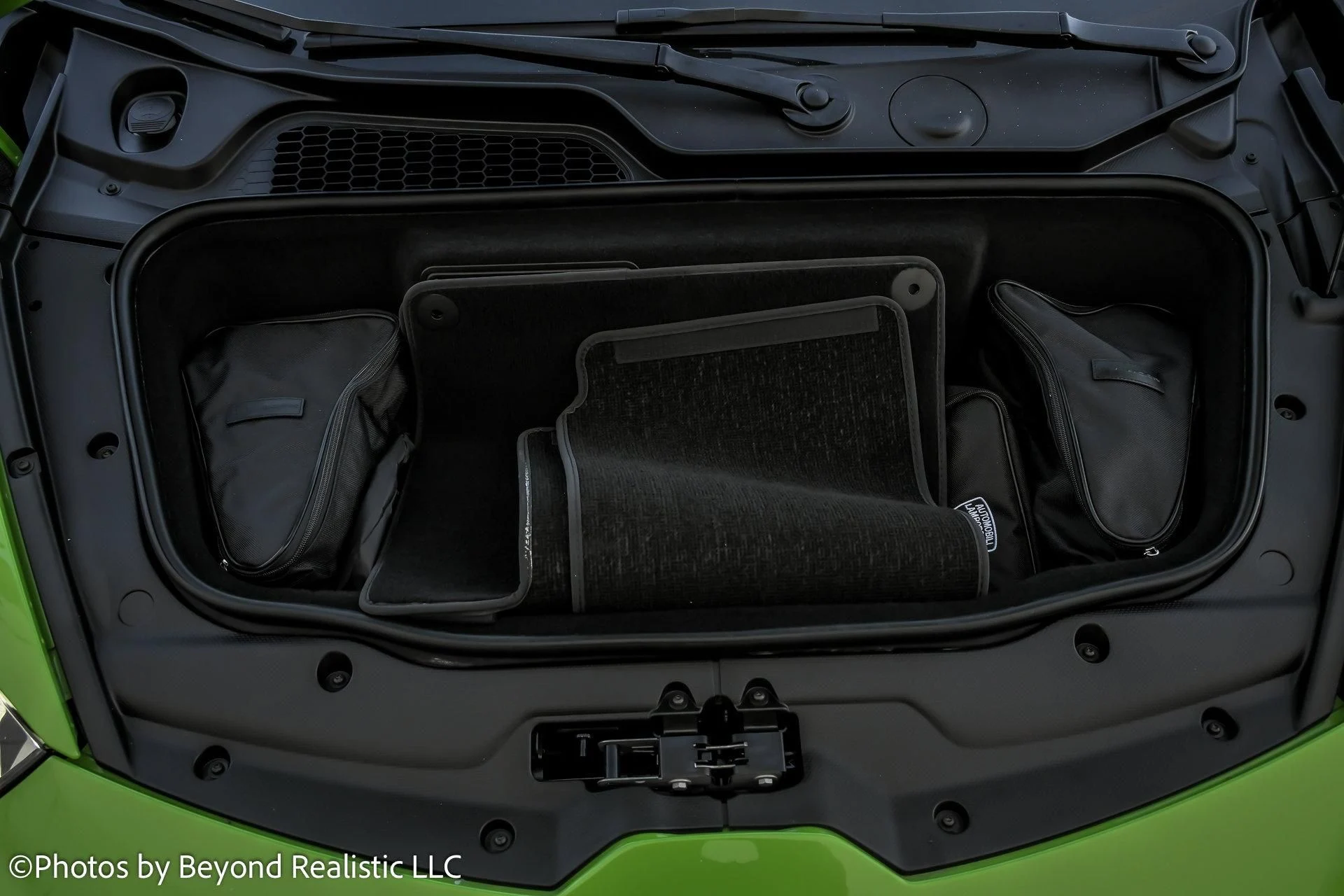 mph022_52367129_Used_2024_Lamborghini_Huracan_EVO_Spyder_1759824950_03d1632614