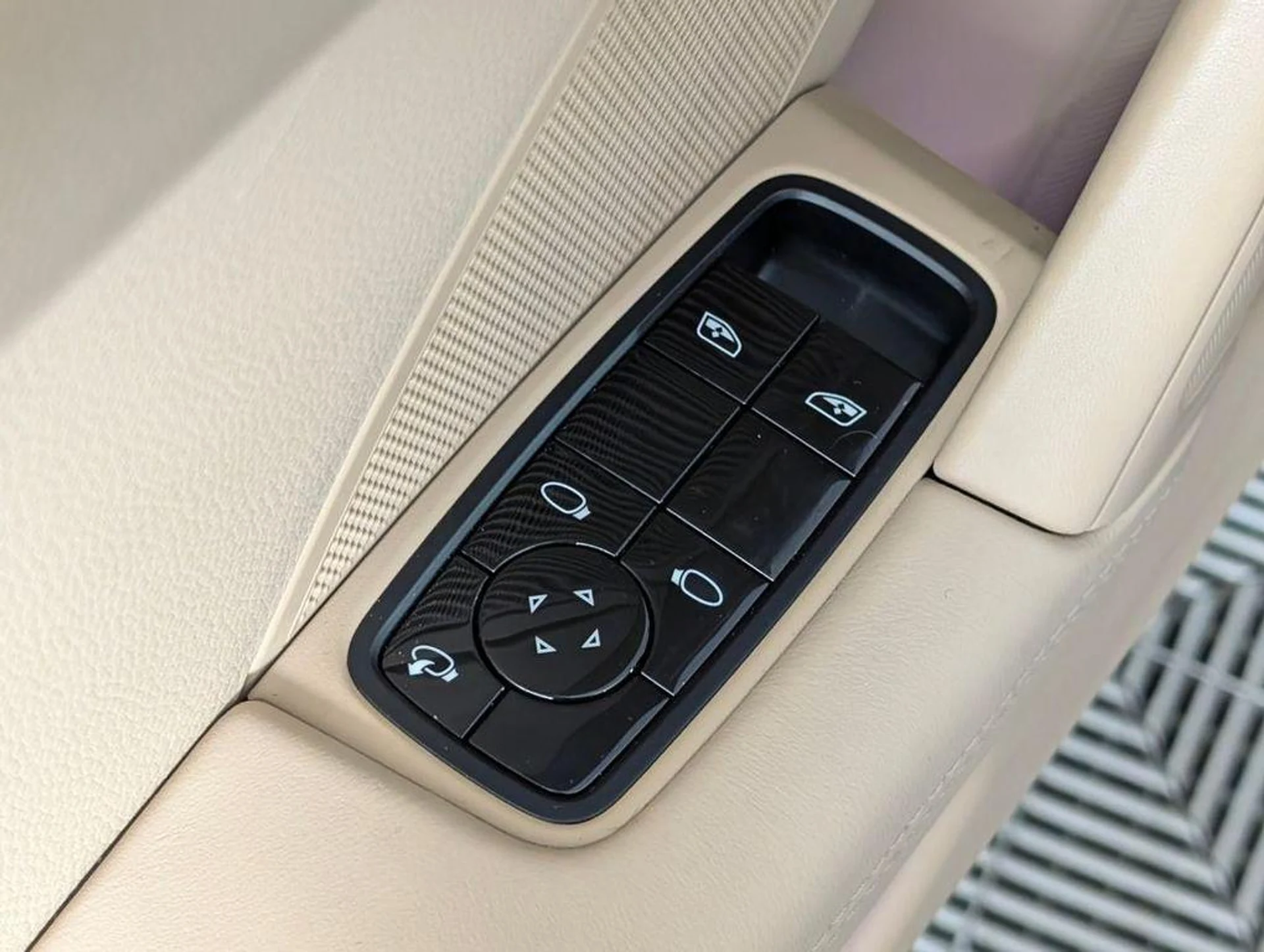 mph022_52471674_gl6_Njuztge_Trp82_VI_5_C_Zca_XW_4_f9b4342eda