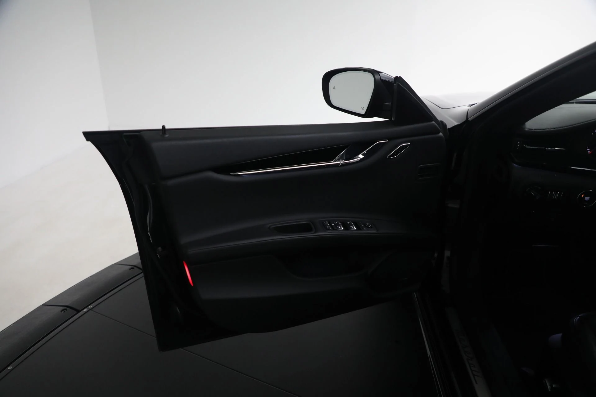 mph022_525517612_Used_2022_Maserati_Quattroporte_Modena_Q4_3a8450feb0