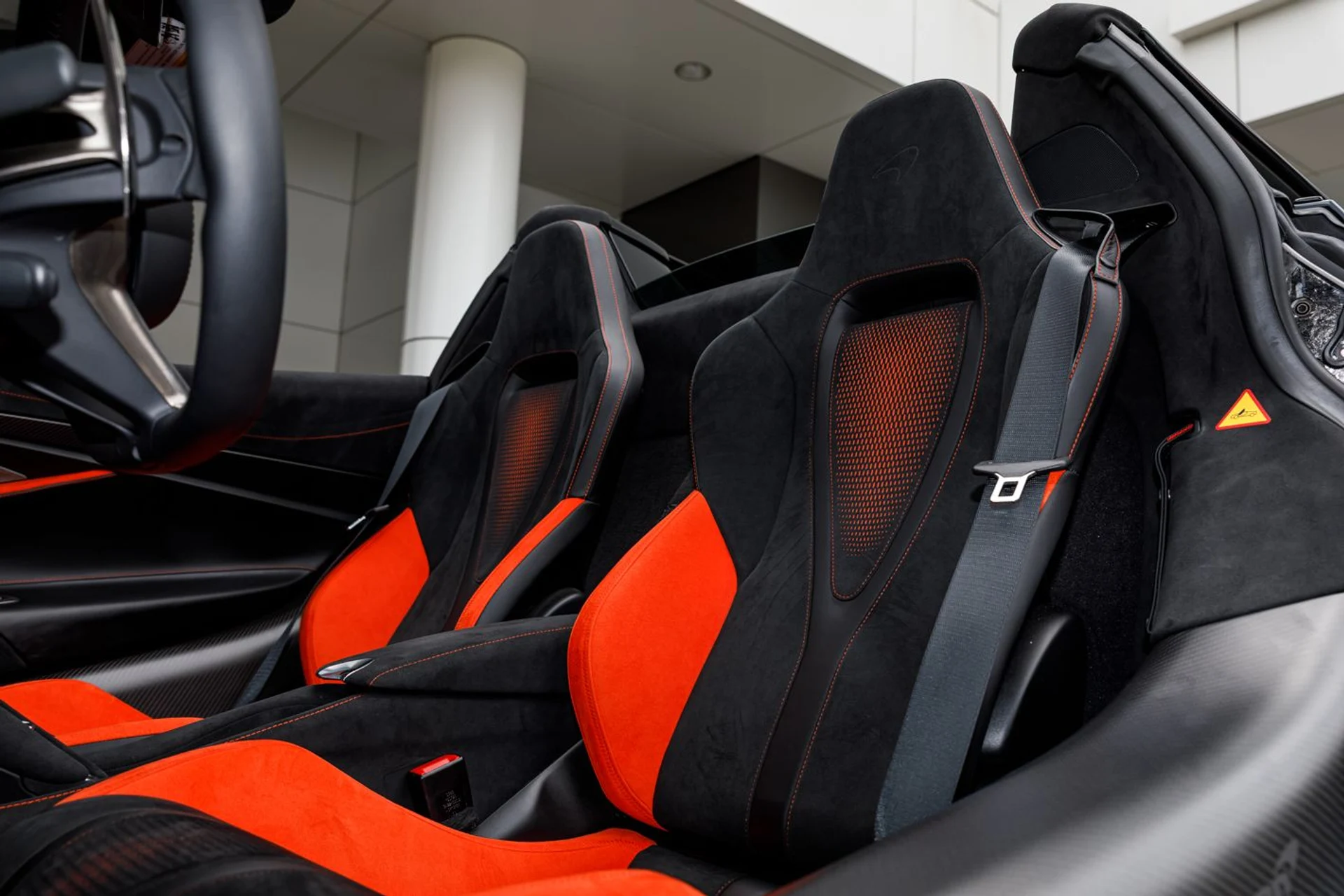 mph022_530293442_579_p23_l_e392f19e52