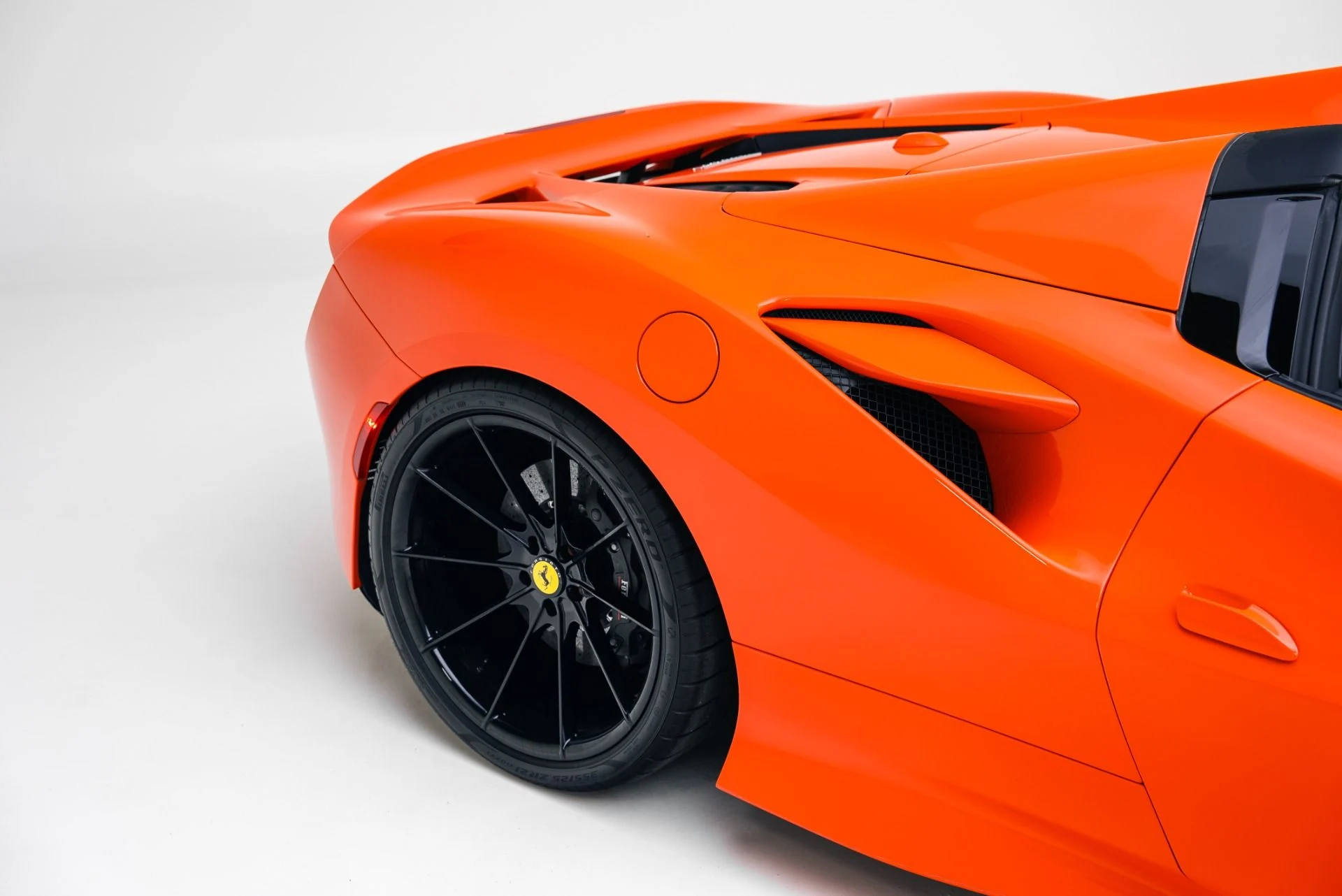 mph022_539176416_Used_2022_Ferrari_F8_Spider_1766089321_30b8231fbb