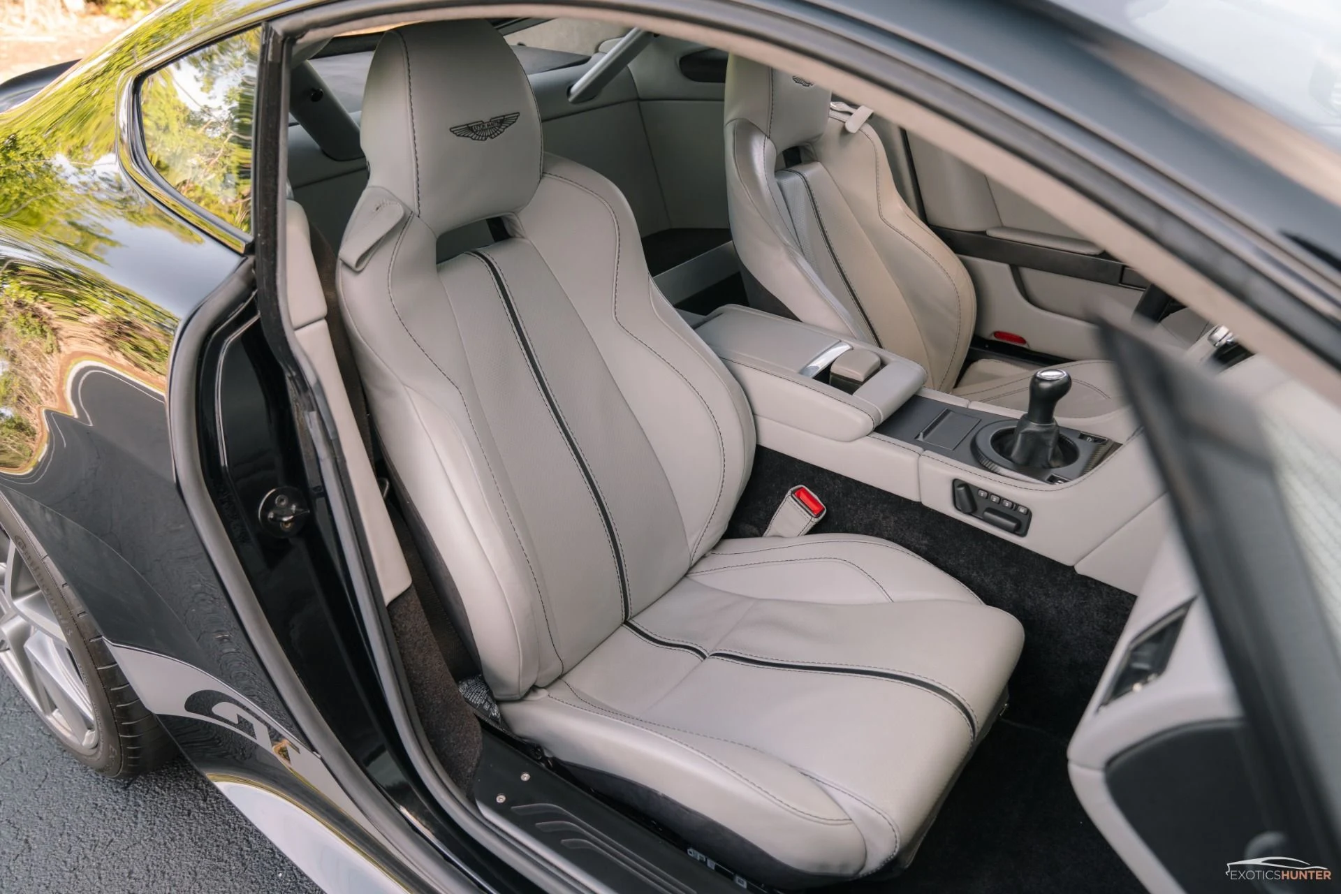 mph022_544202416_Used_2015_Aston_Martin_V8_Vantage_GT_6_Speed_w_Argento_Grey_Interior_1746627937_41e3d76db1
