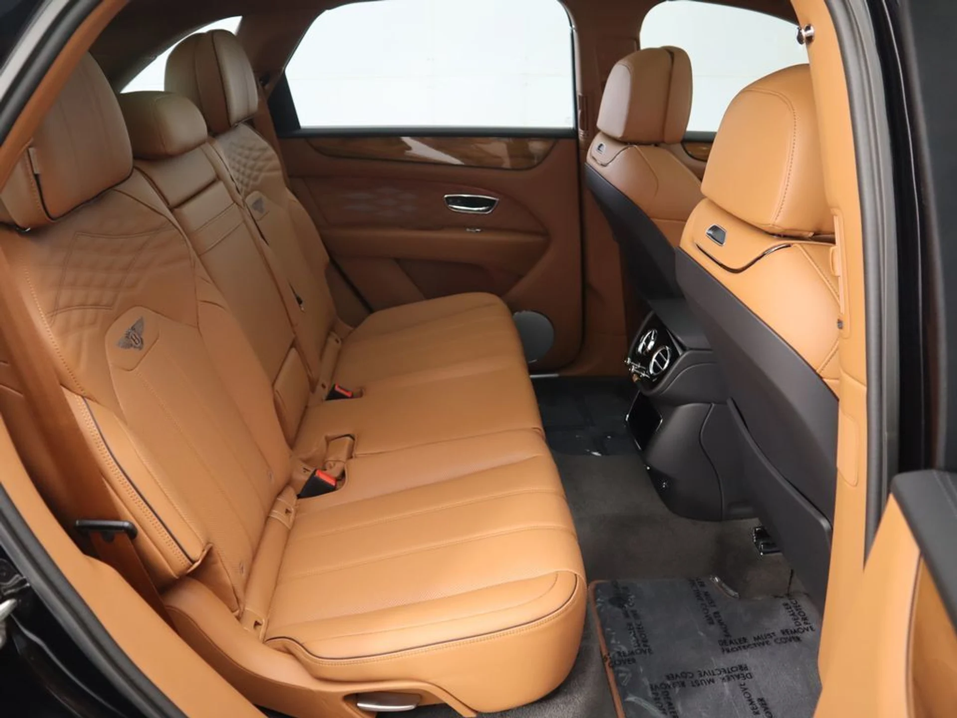 mph022_551843762_new_2025_bentley_bentayga_v8awd_8119_22910537_23_1024_650e2160f0