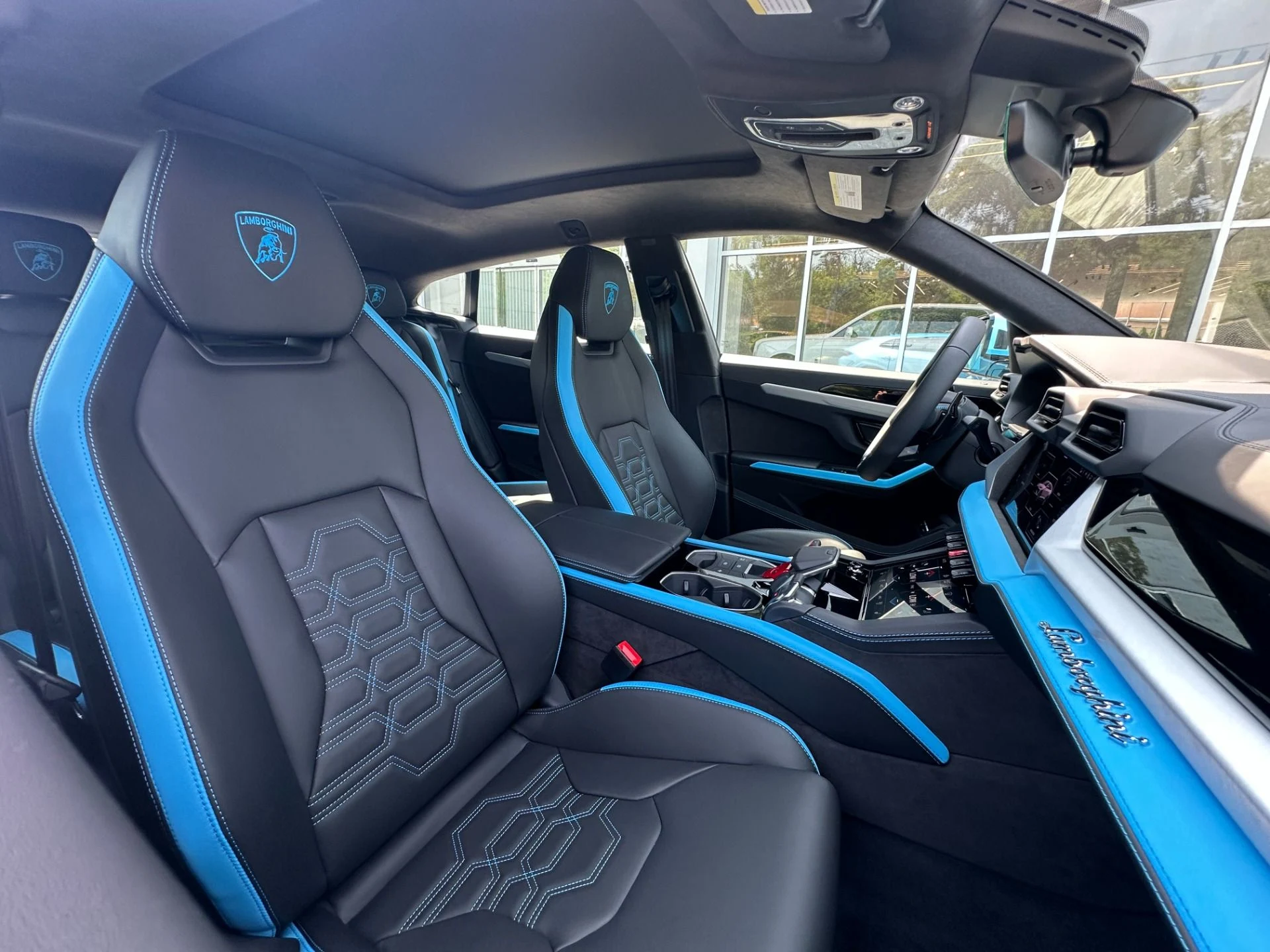 mph022_552364145_Used_2026_Lamborghini_Urus_SE_1783978166_e37a9d16fe