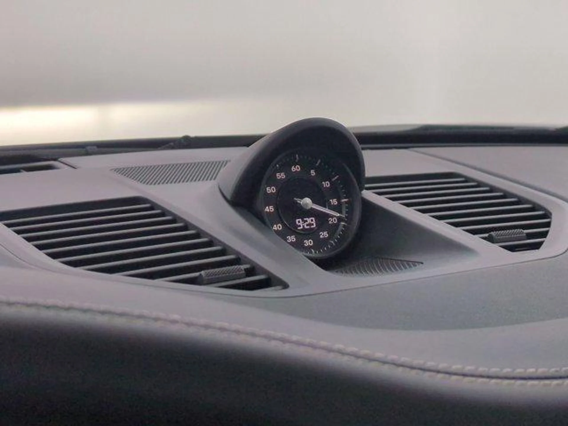 mph022_552649658_0j3_DE_Jt_Wcbtyh_S_Bu_Dqi5_5_Bg9_X8_3d1f5d0563