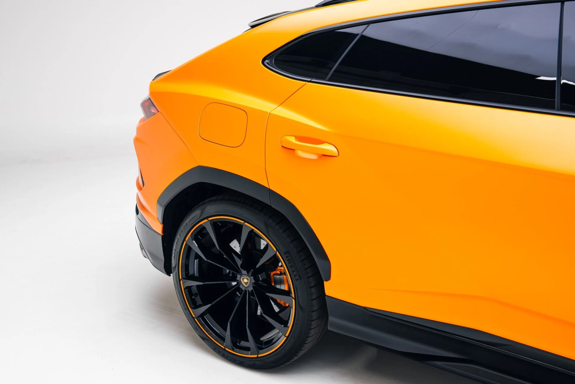 mph022_56851190_Used_2022_Lamborghini_Urus_1765496956_82faacdced