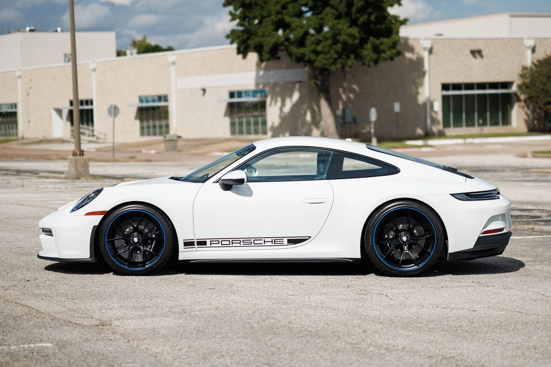 mph022_568756913_2a21546c3d1d0b65b32179723a6f17dex_9da87168a2