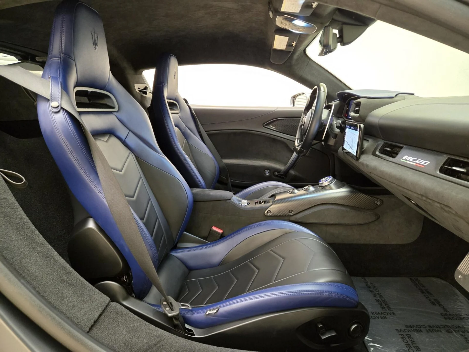 mph022_57182642_Used_2022_Maserati_MC_20_1767077623_ddc32cd1c5