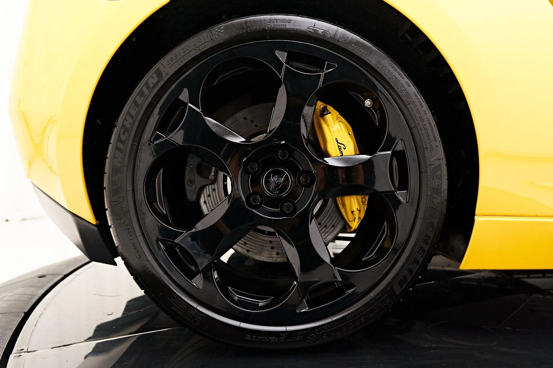 mph022_580747958_Used_2005_Lamborghini_Gallardo_1703127301_a05a5018b7