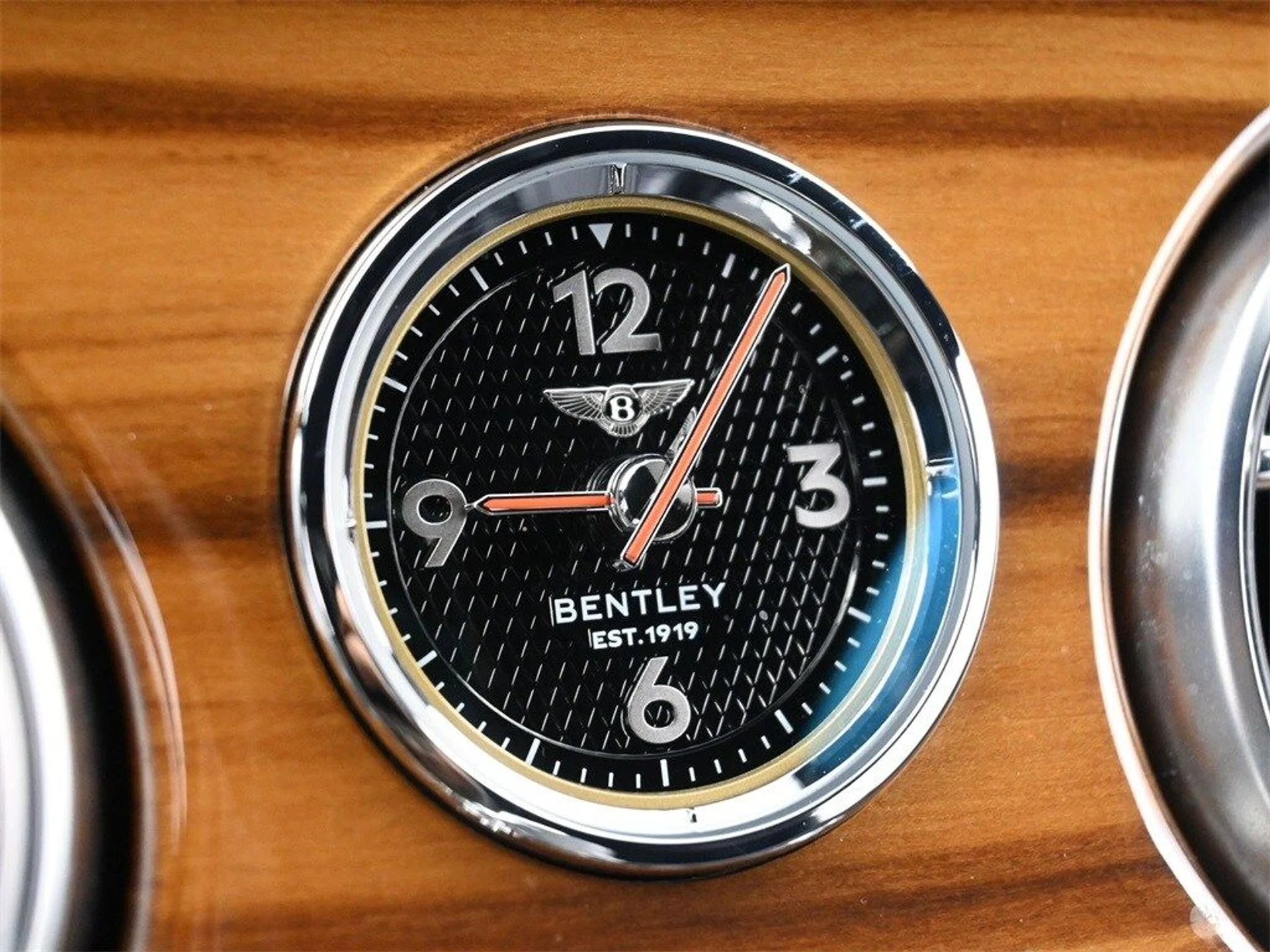 mph022_583196302_c39bb280db777fd577dd8199e1ca913cx_c704eb17e5