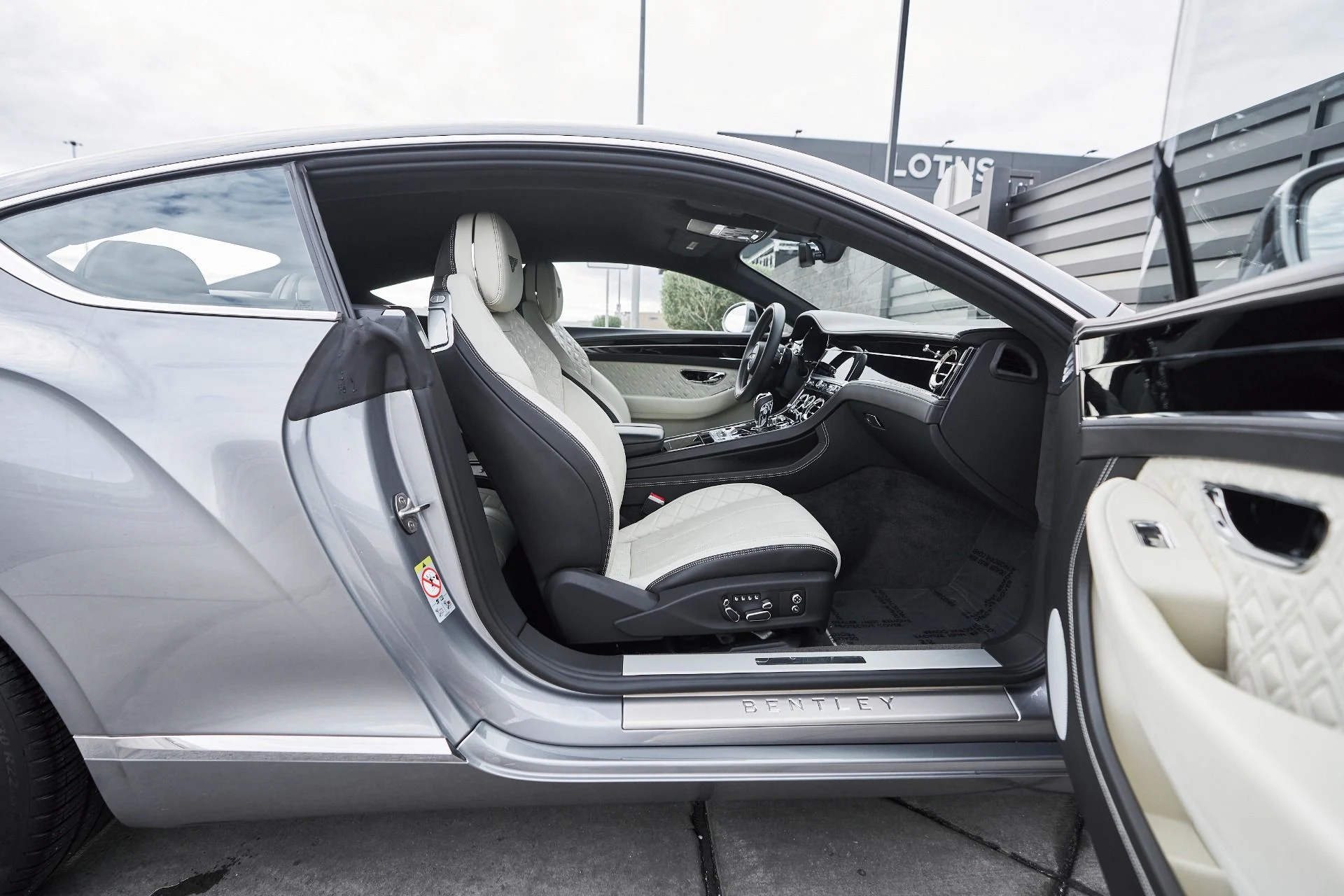 mph022_585334738_Used_2021_Bentley_Continental_GT_V8_1764018694_aef3b9d28b