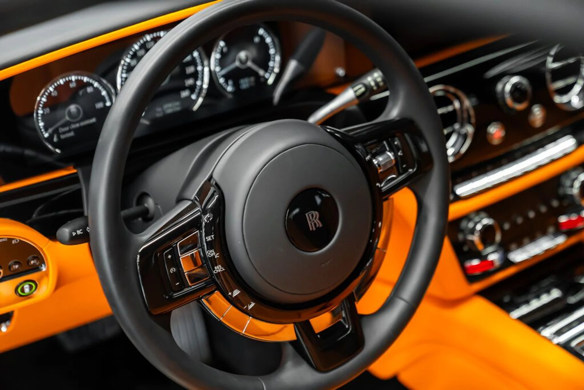 mph022_594745790_rolls_royce_ghost_2021_jpg_v_1754355020_09de00aaf5