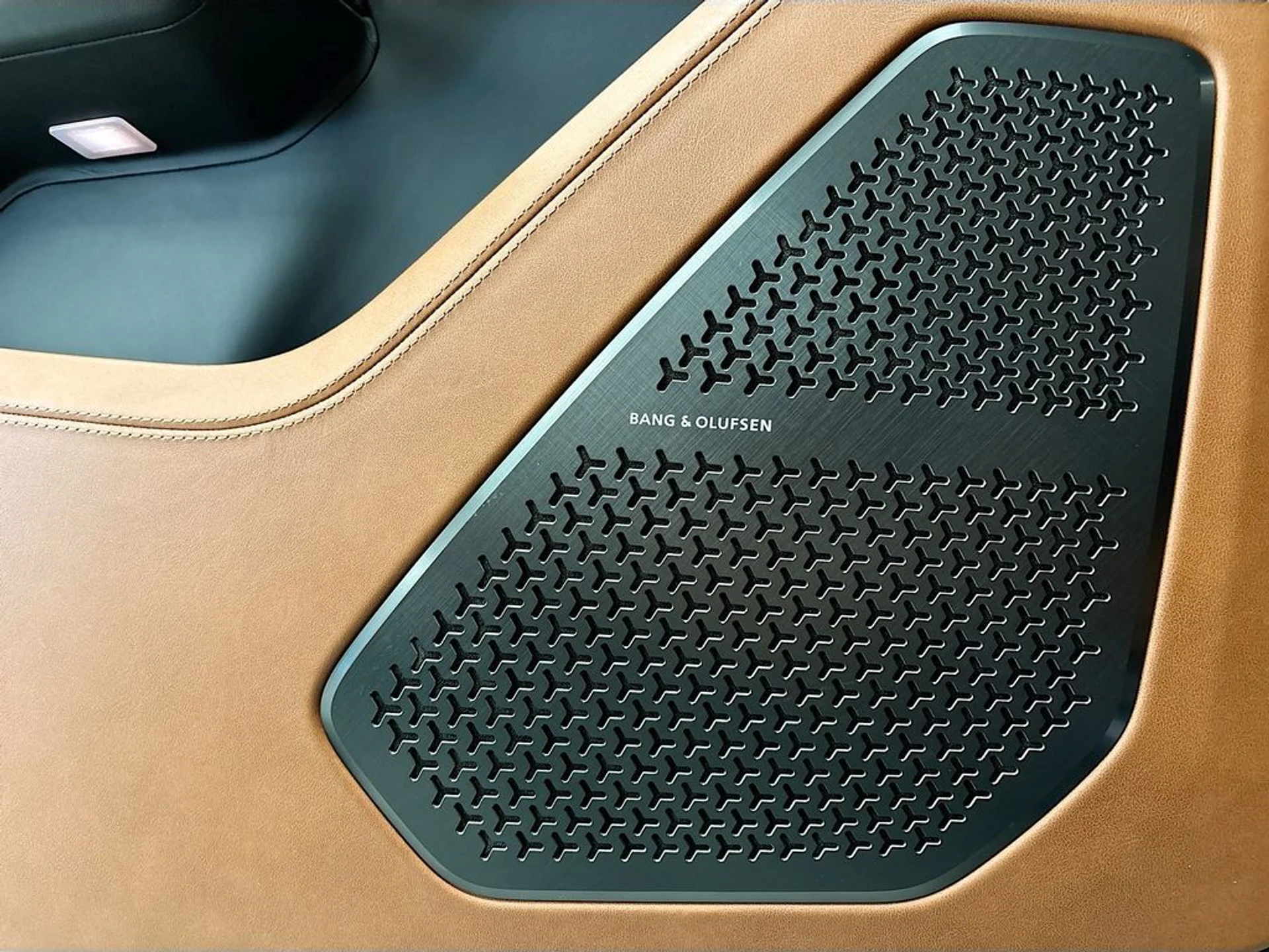 mph022_59516994_27fb444956f4529bc6e048215191f1a4_684314d3df