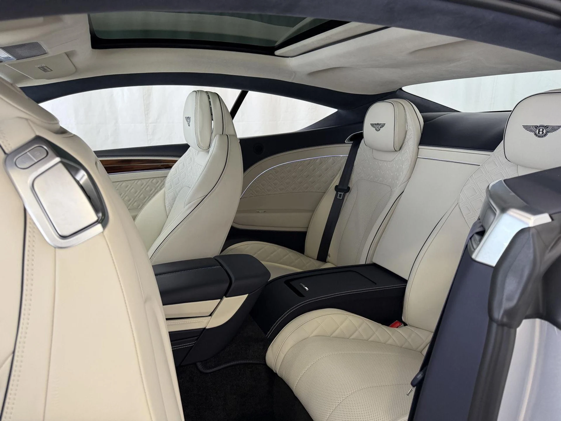 mph022_596608438_8d40481f8739b6f3e482efbfa5e30f35x_57accaba88