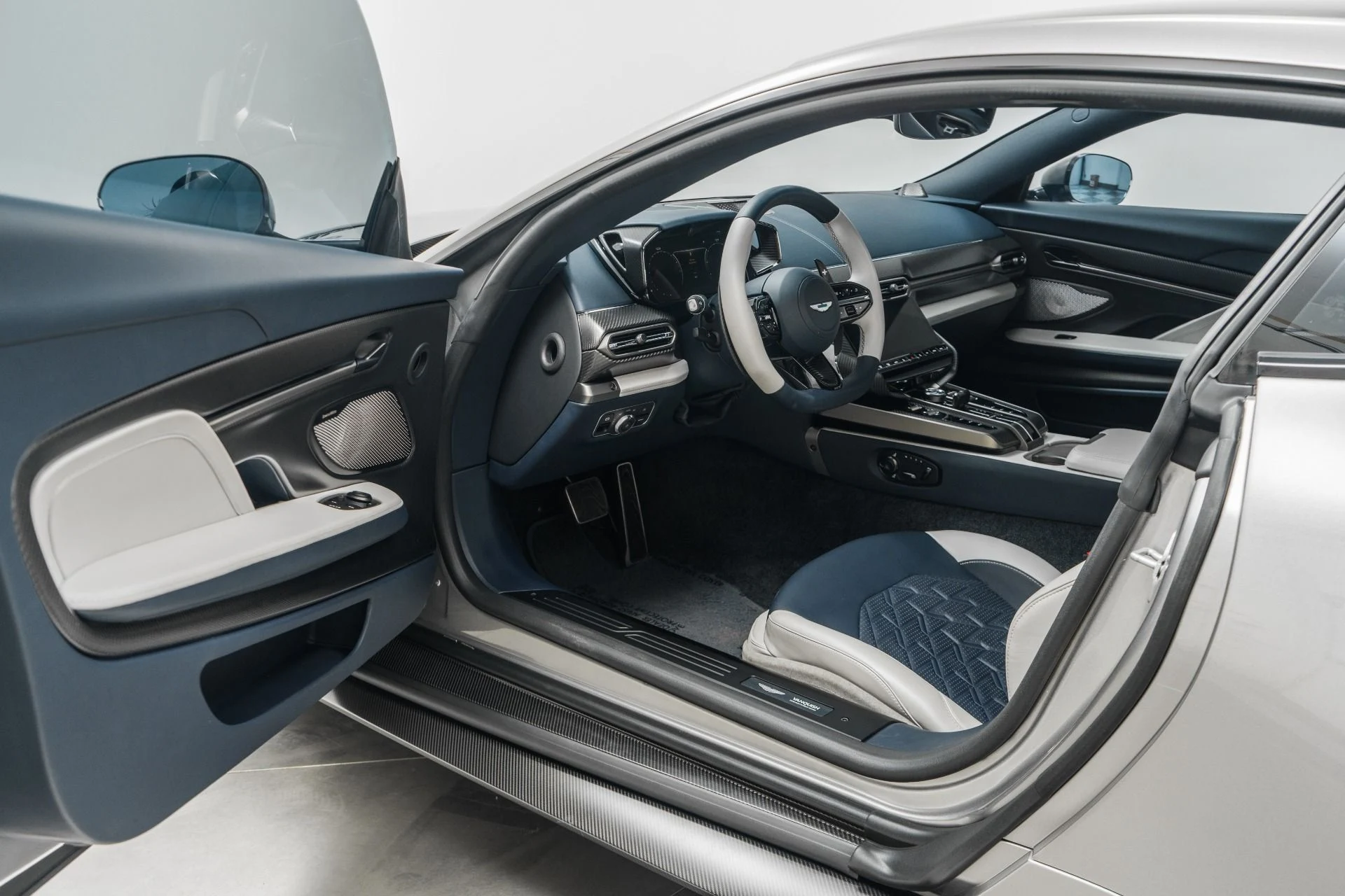 mph022_598235049_Used_2025_Aston_Martin_Vanquish_552_K_MSRP_Titanium_Exhaust_Interior_Carbon_Pack_1772060483_2ce2ab3afa