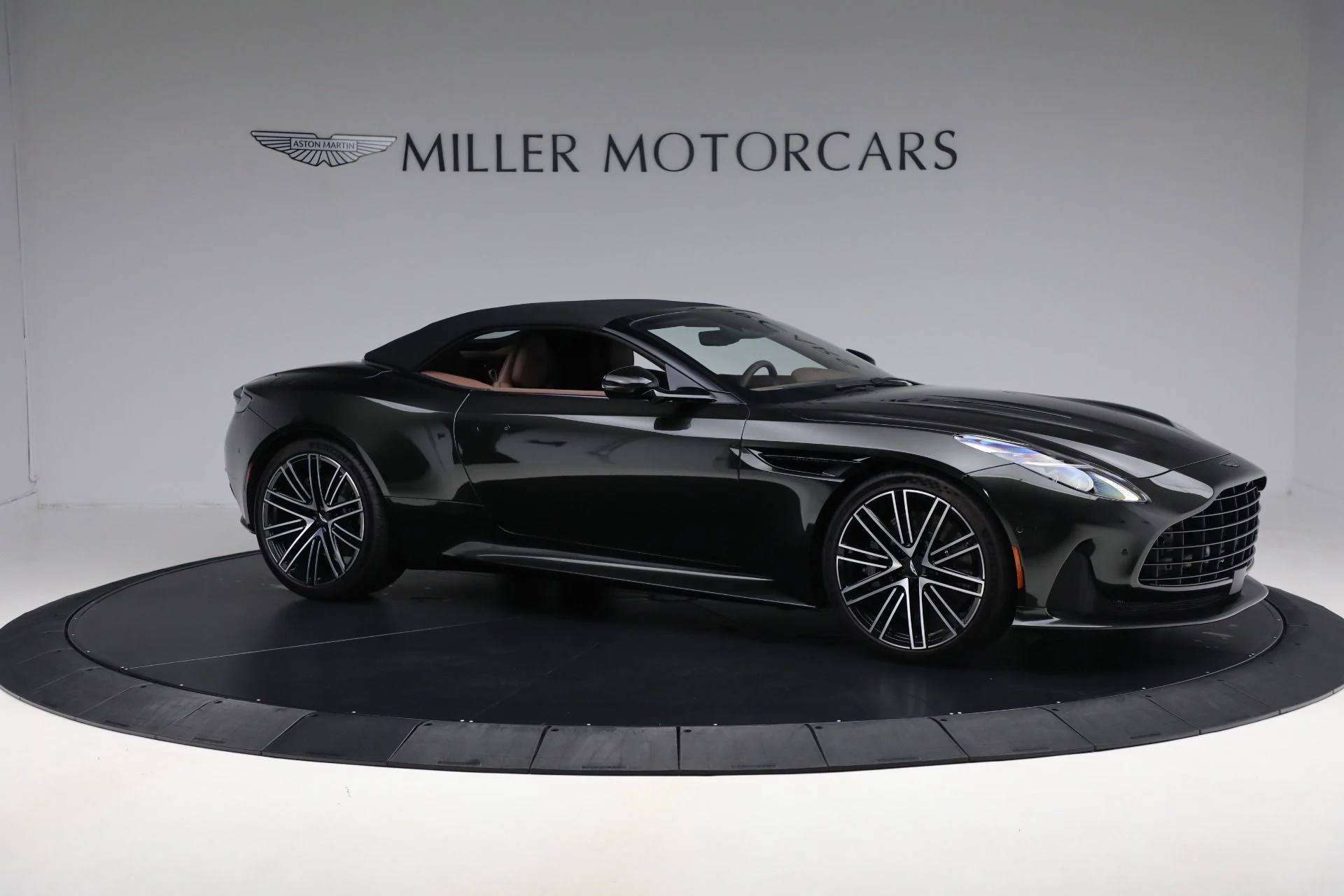 mph022_620693832_Used_2024_Aston_Martin_DB_12_Volante_d9638a293b