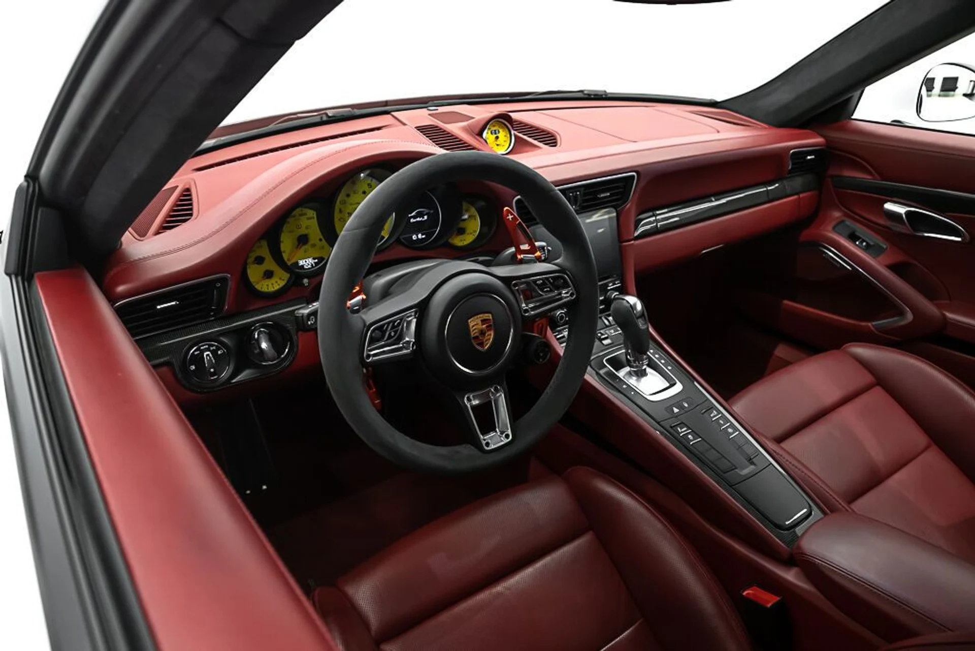 mph022_621595822_porsche_911_2018_jpg_v_1773863537_b4e5a8b9f2