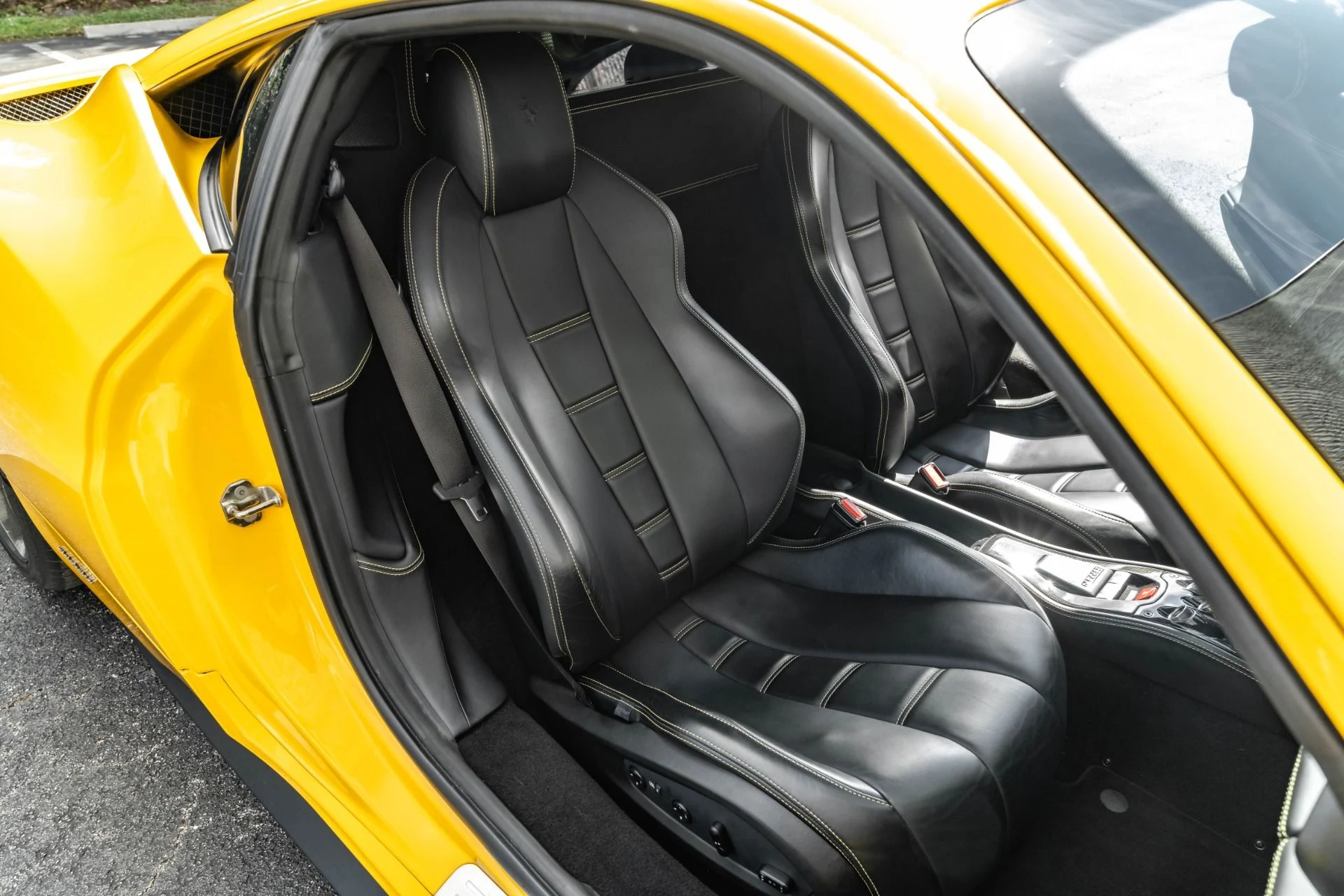 mph022_625834849_Used_2013_Ferrari_458_Italia_Collector_Grade_in_Giallo_Modena_Carbon_1707420389_08d9cdb66a