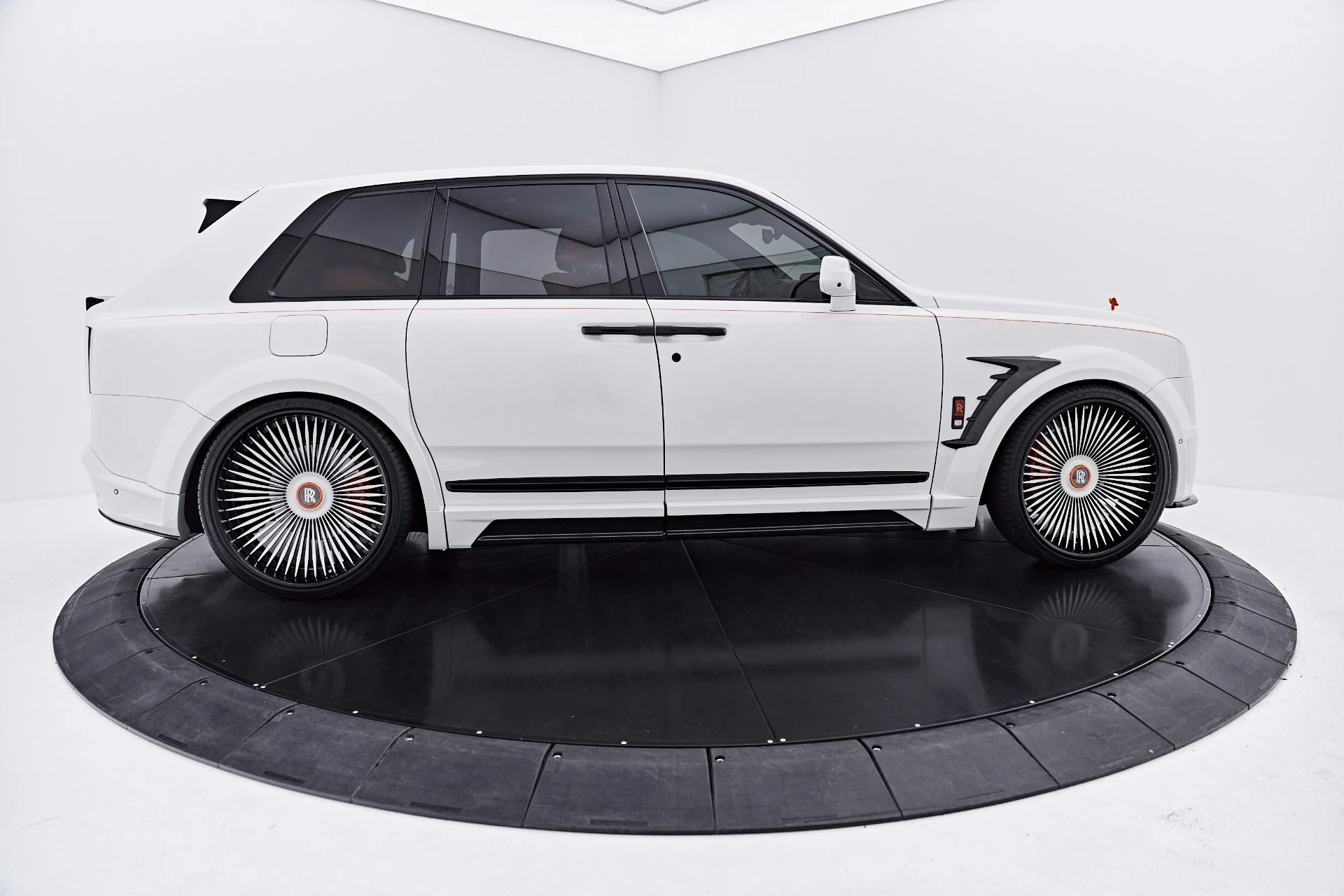 mph022_63583674_Used_2026_Rolls_Royce_Cullinan_Base_1785200785_4ca646fb50