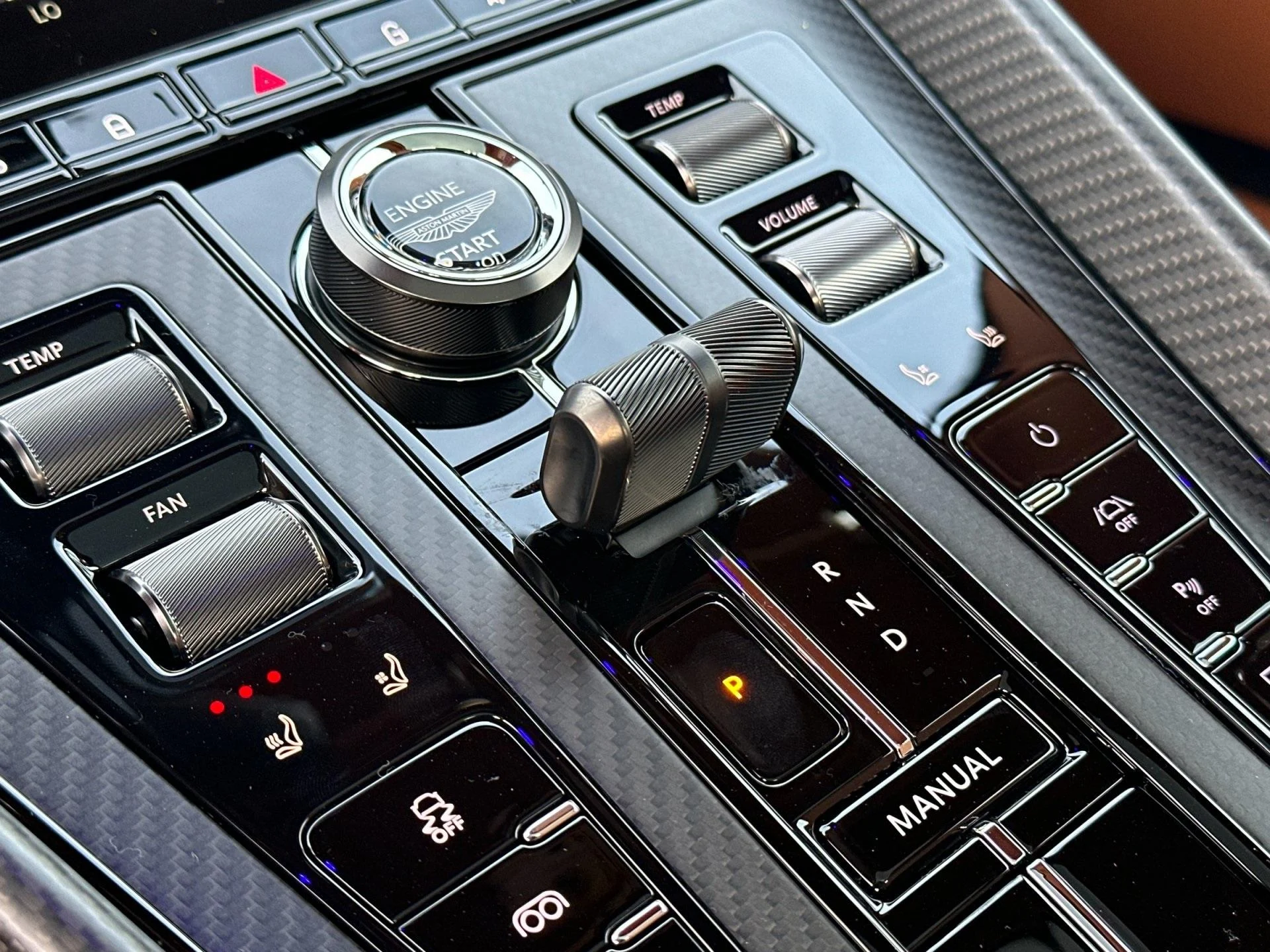 mph022_636191500_New_2026_Aston_Martin_DB_12_1764753324_6037d40381