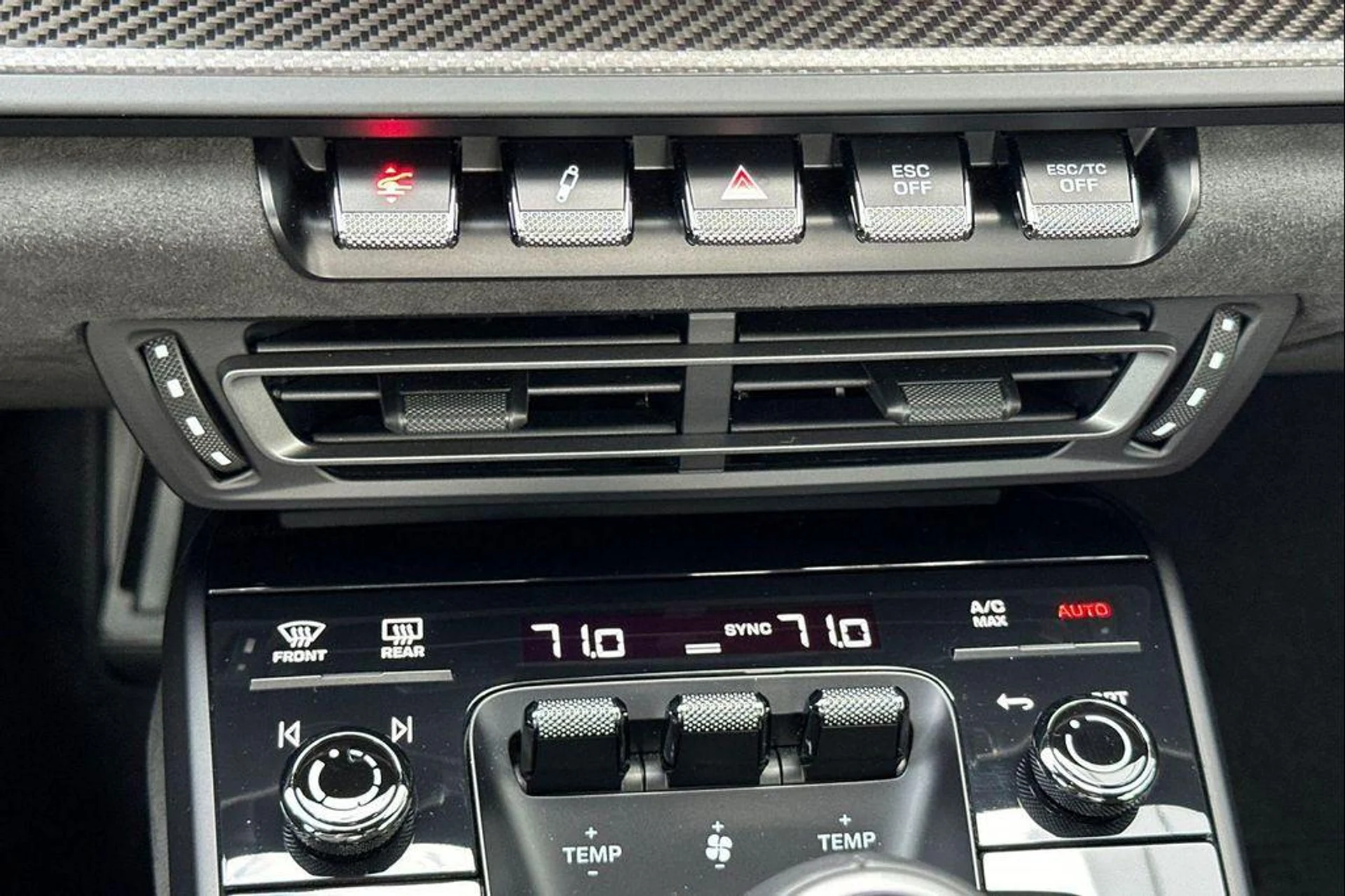 mph022_640947550_r8_Cr63_Bws_U8_Hi62_F4mk37g_Olq_Og_656e3bb6c4